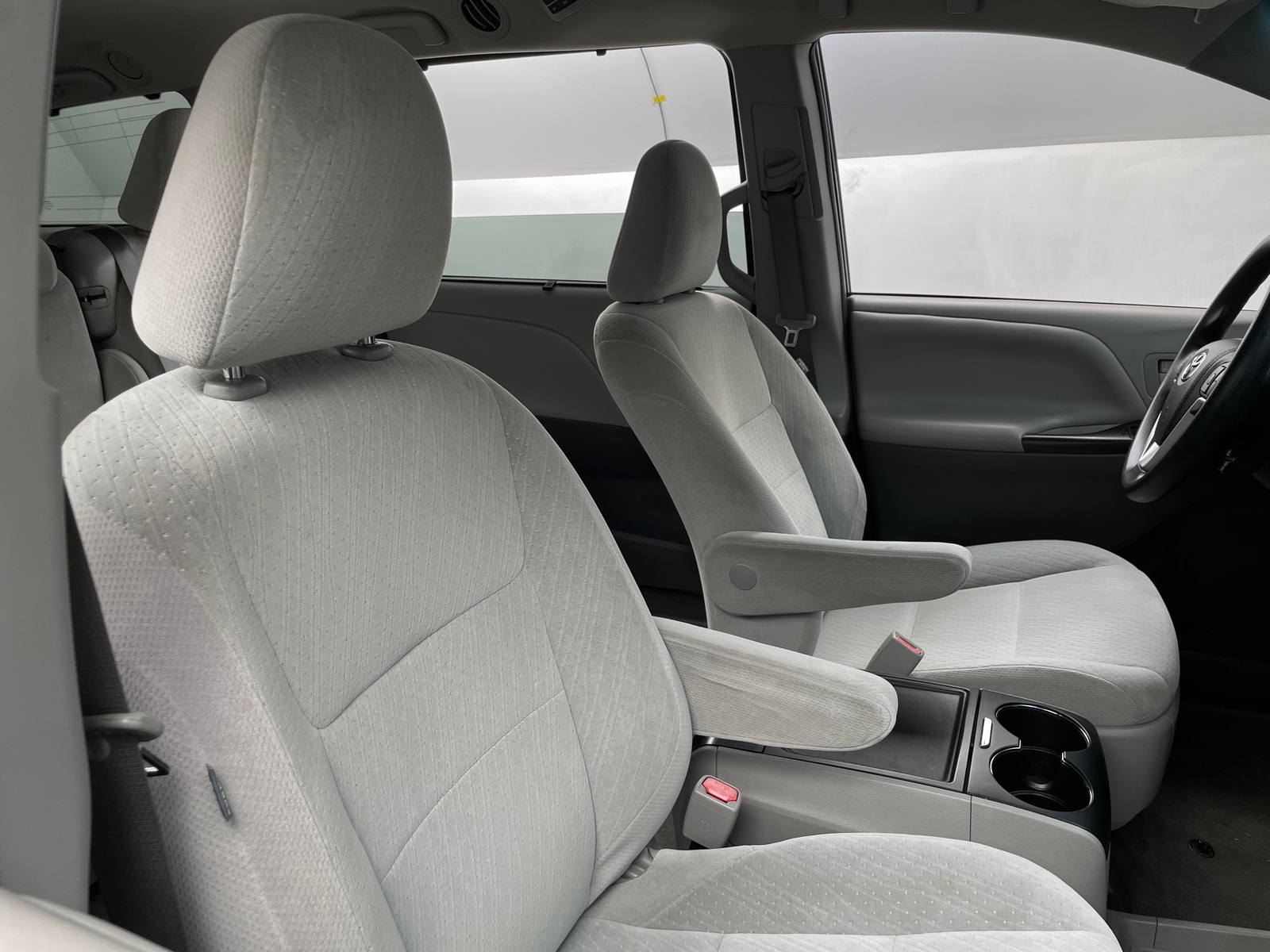 Thumbnail: 2016 Toyota Sienna - 2