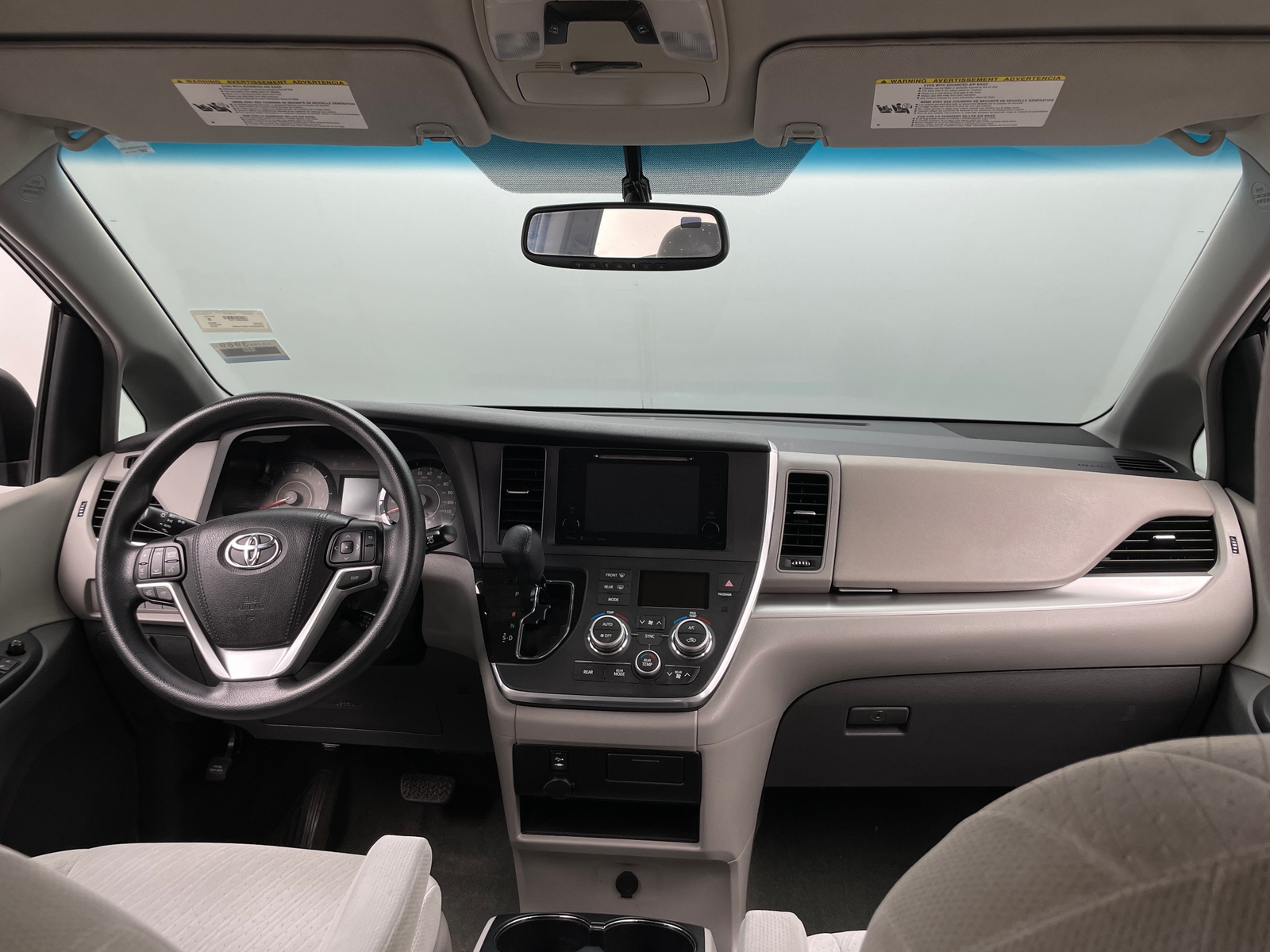 Thumbnail: 2016 Toyota Sienna - 3