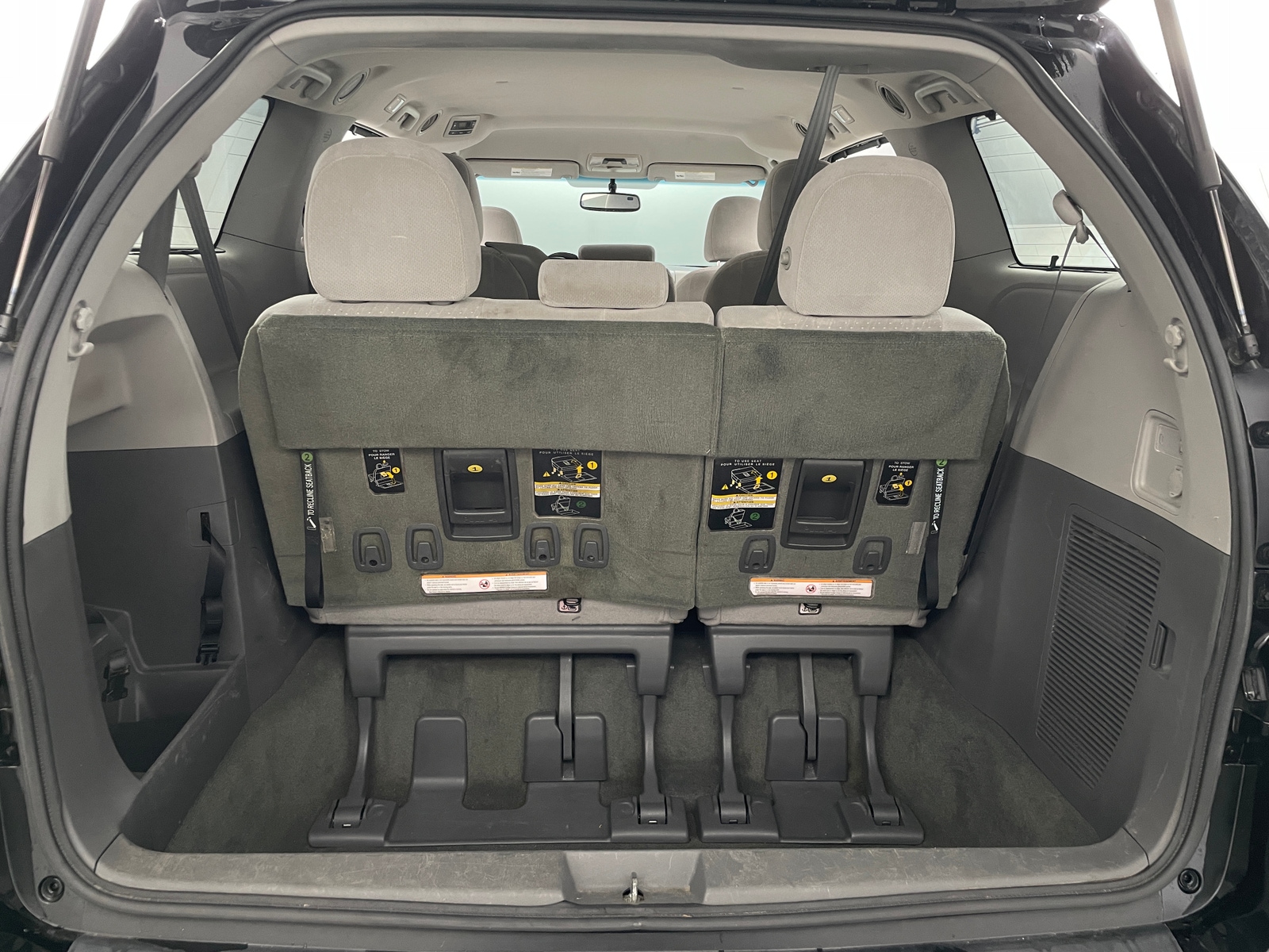 Thumbnail: 2016 Toyota Sienna - 7