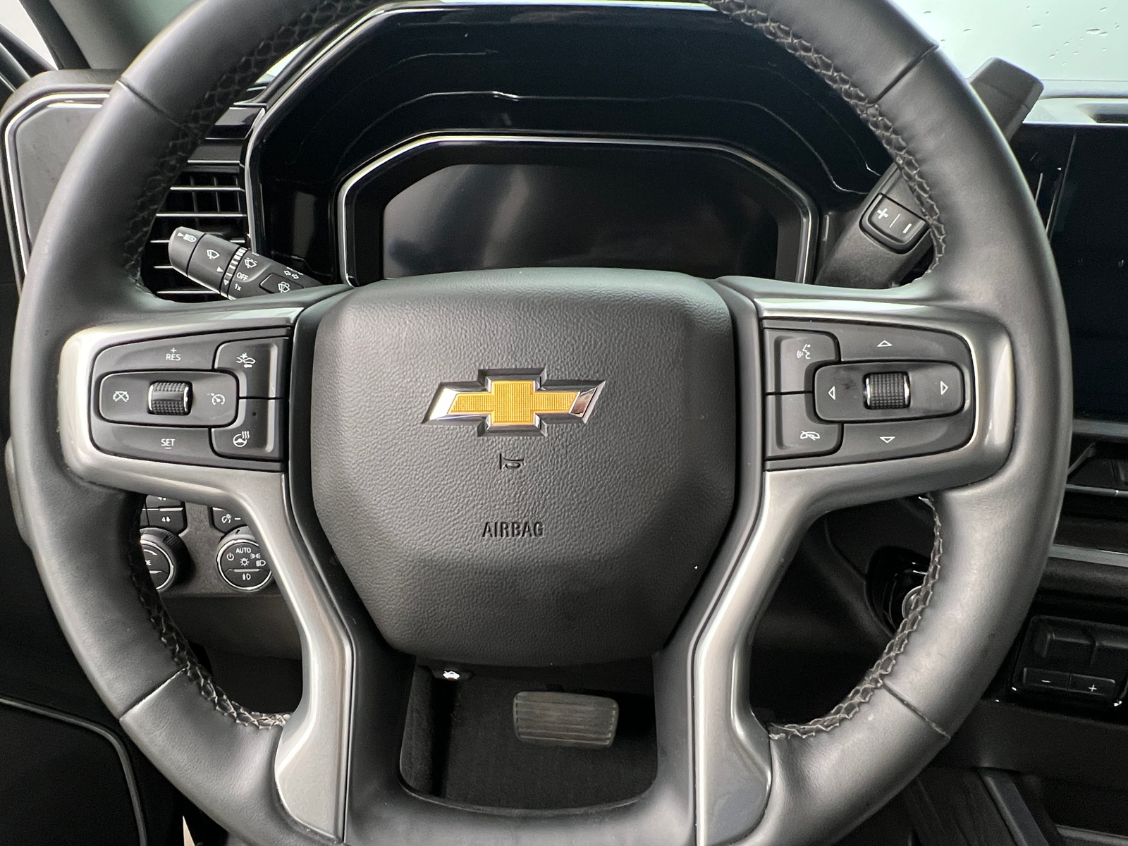 Thumbnail: 2024 Chevrolet Silverado 2500 - 4