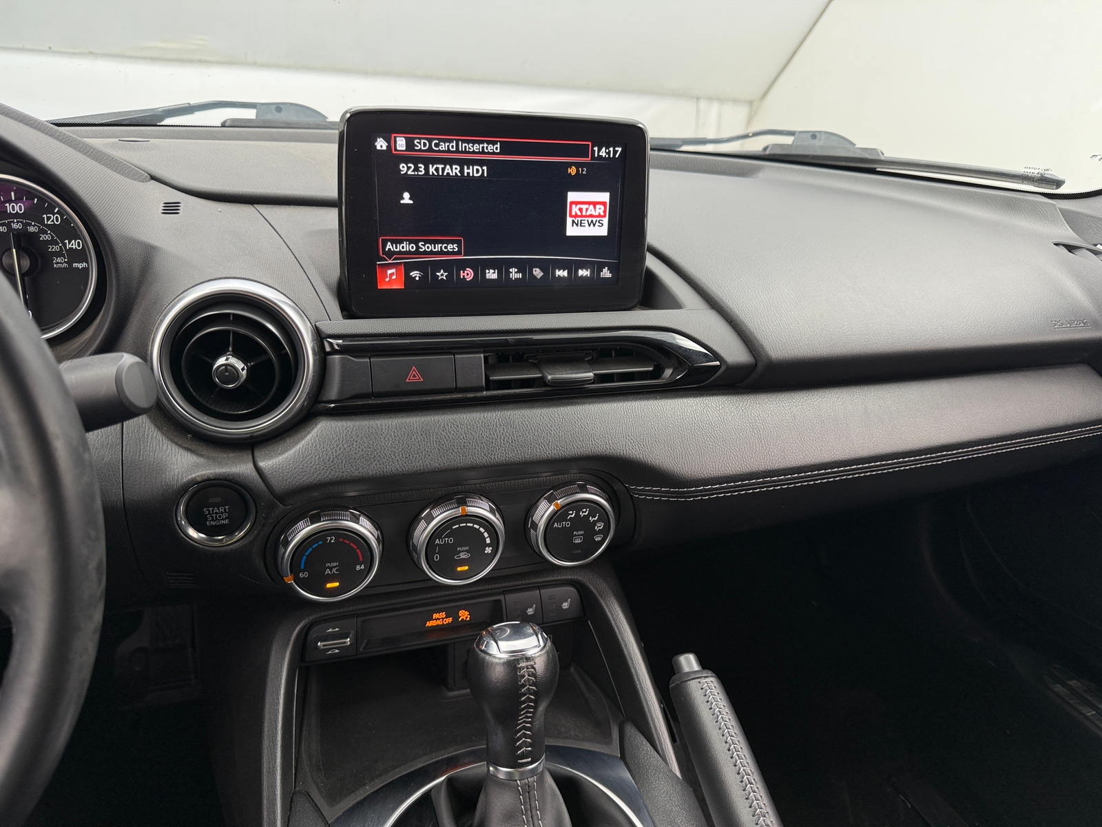Thumbnail: 2022 Mazda MX-5 Miata - 3