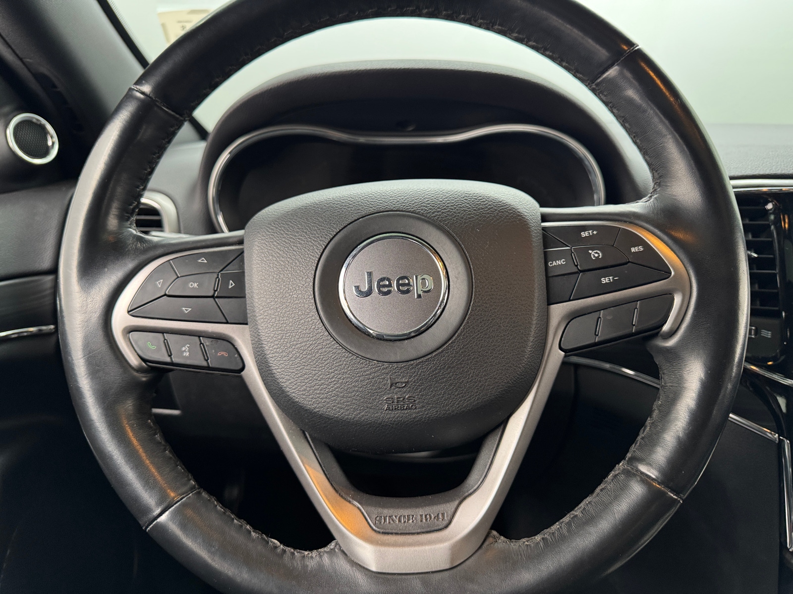 Thumbnail: 2020 Jeep Grand Cherokee - 4