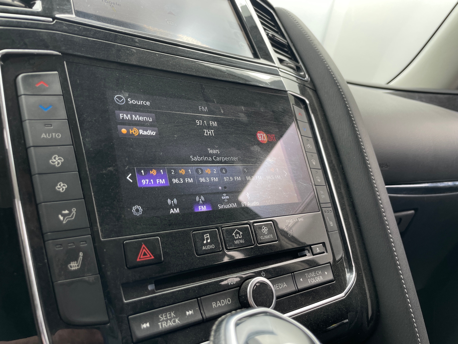Thumbnail: 2021 INFINITI QX80 - 3