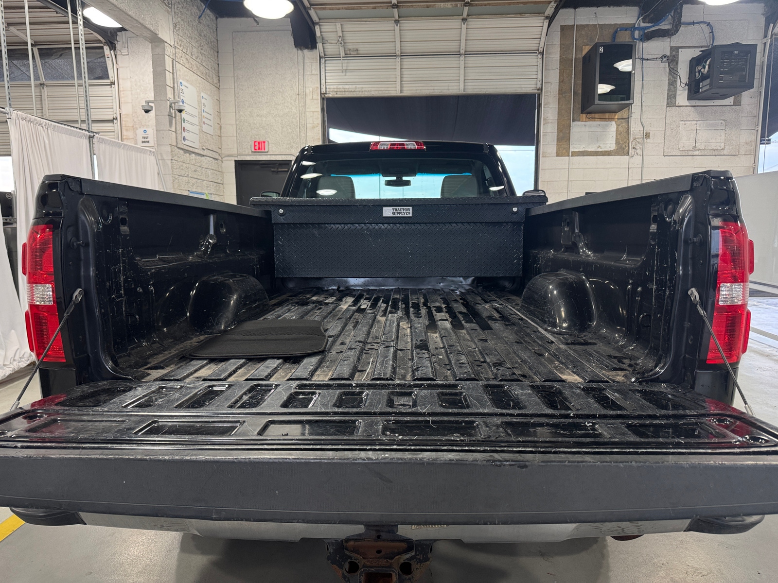 Thumbnail: 2015 GMC Sierra 3500 - 6