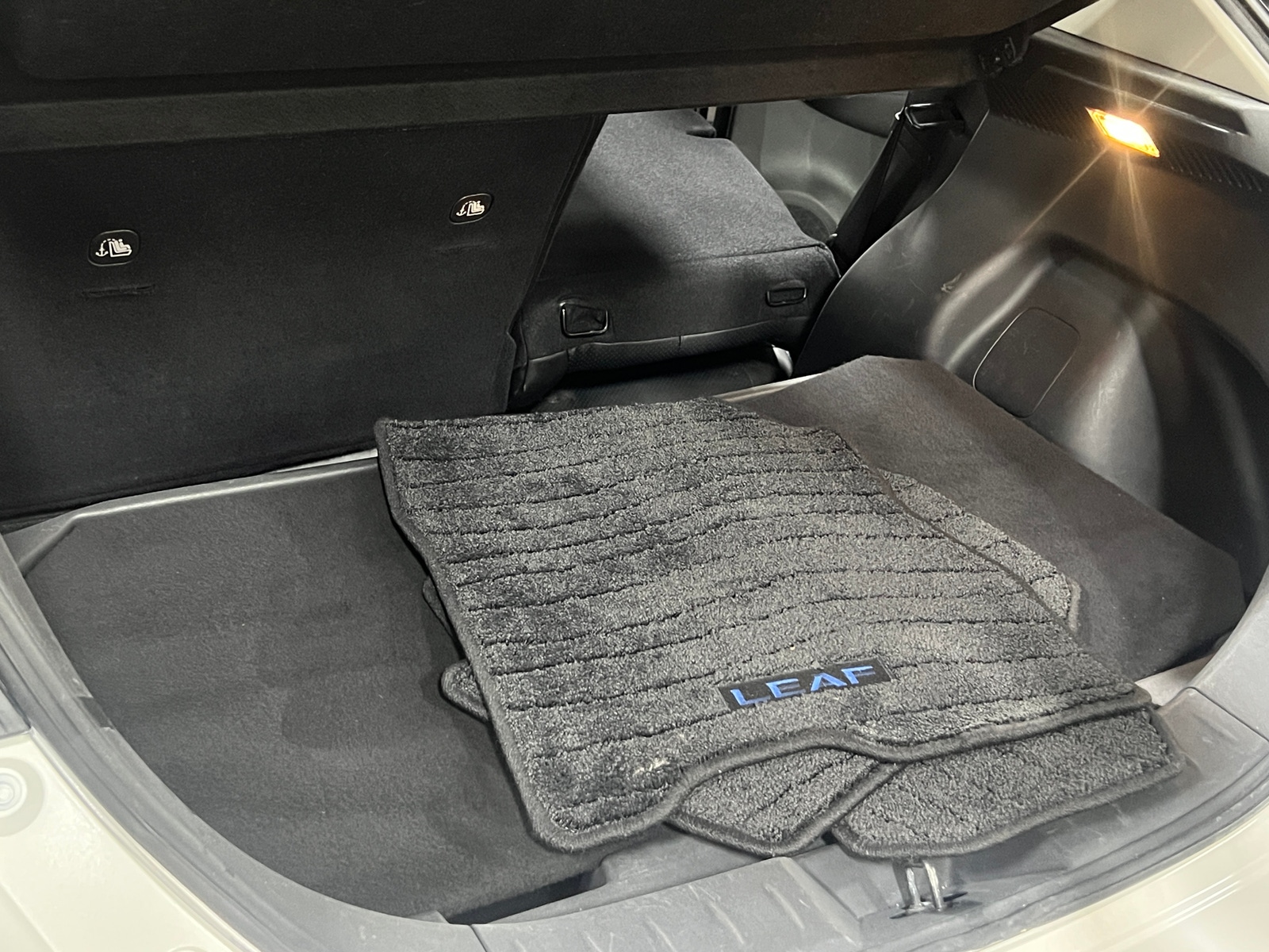 Thumbnail: 2018 Nissan Leaf - 6