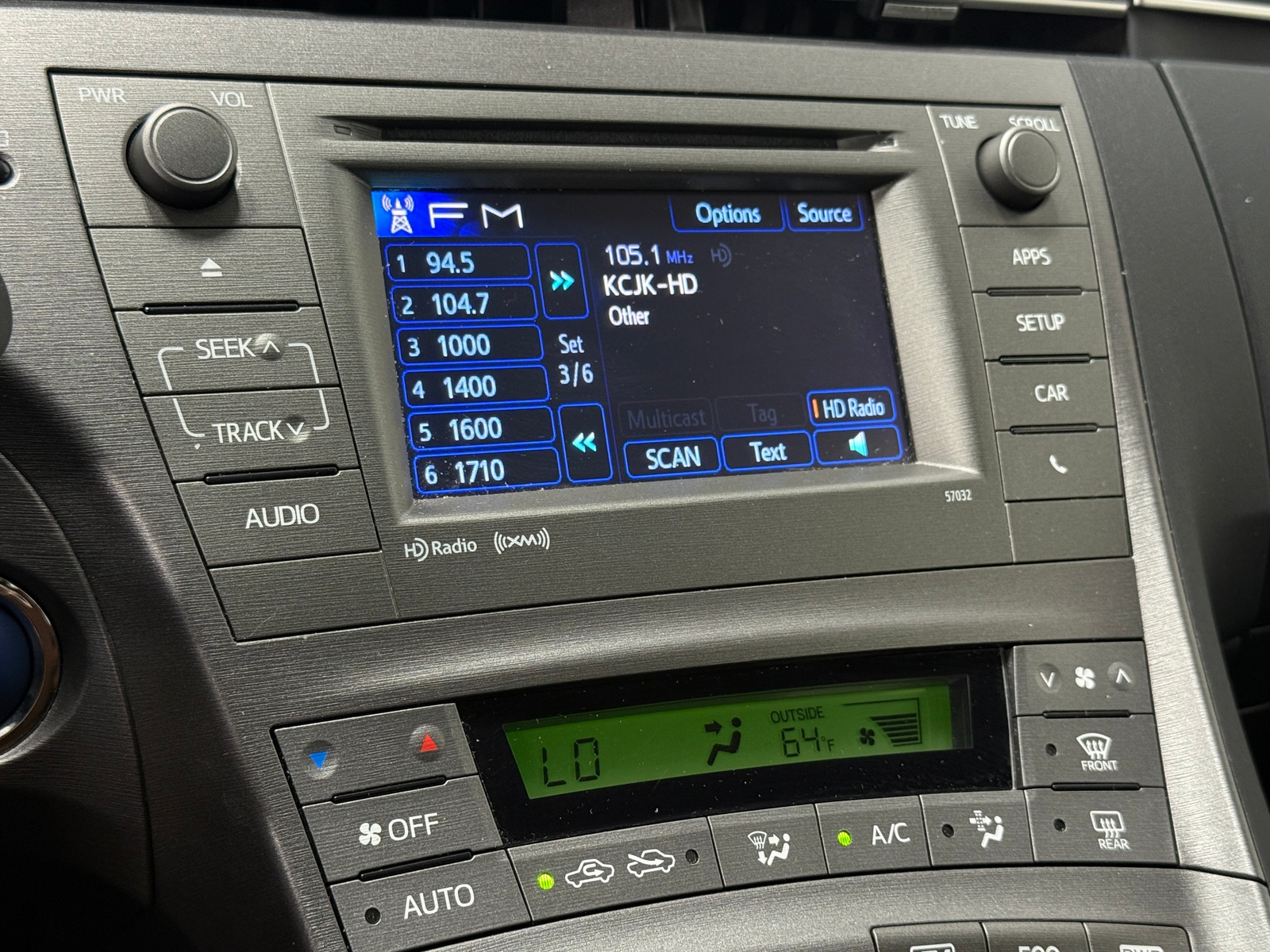 Thumbnail: 2013 Toyota Prius - 3