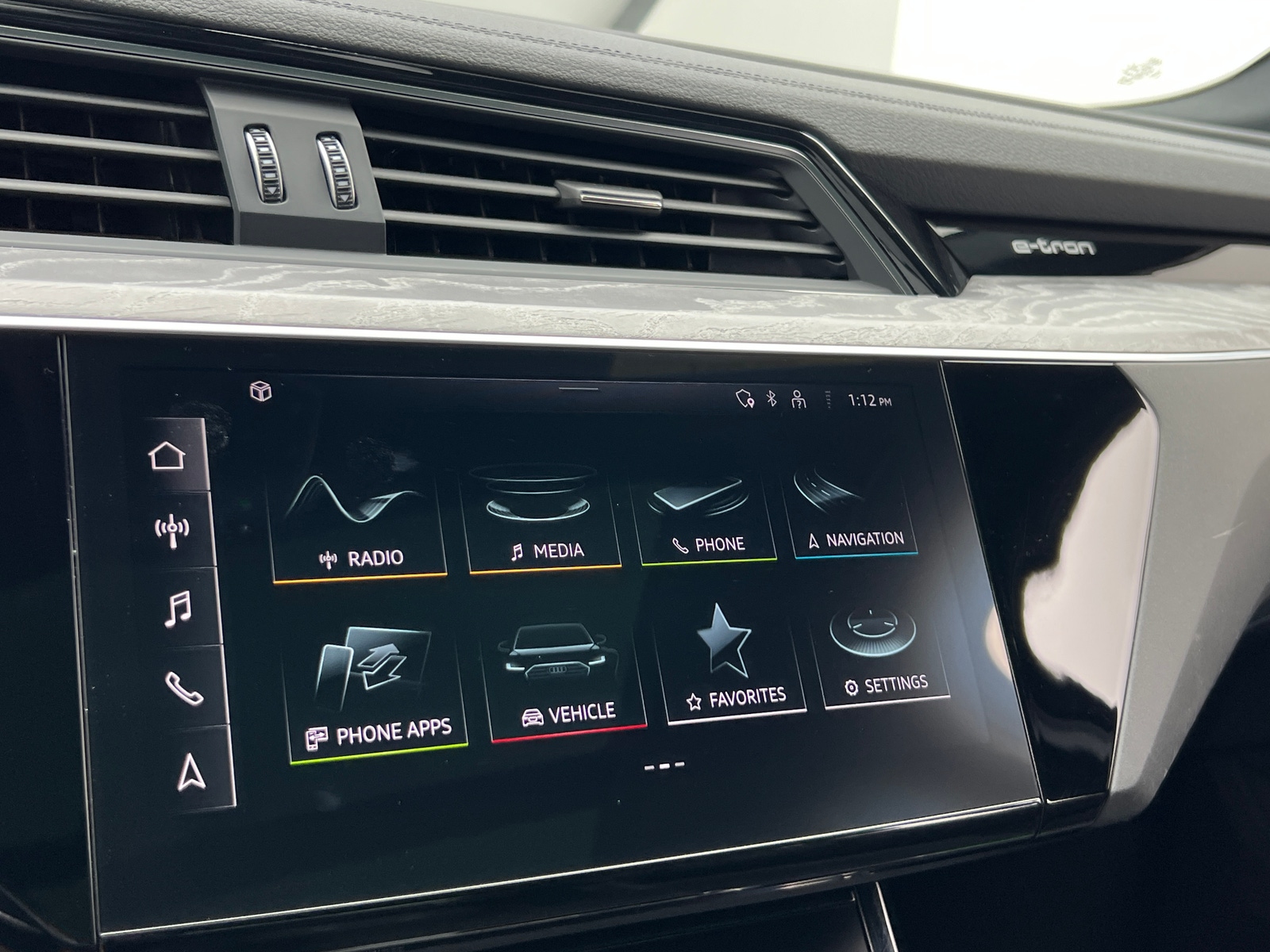 Thumbnail: 2024 Audi Q8 e-tron - 3