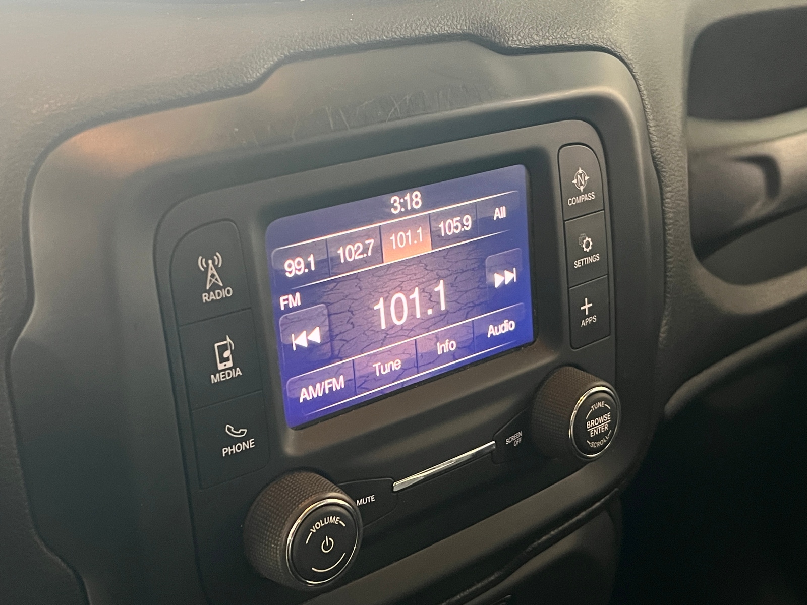 Thumbnail: 2018 Jeep Renegade - 4