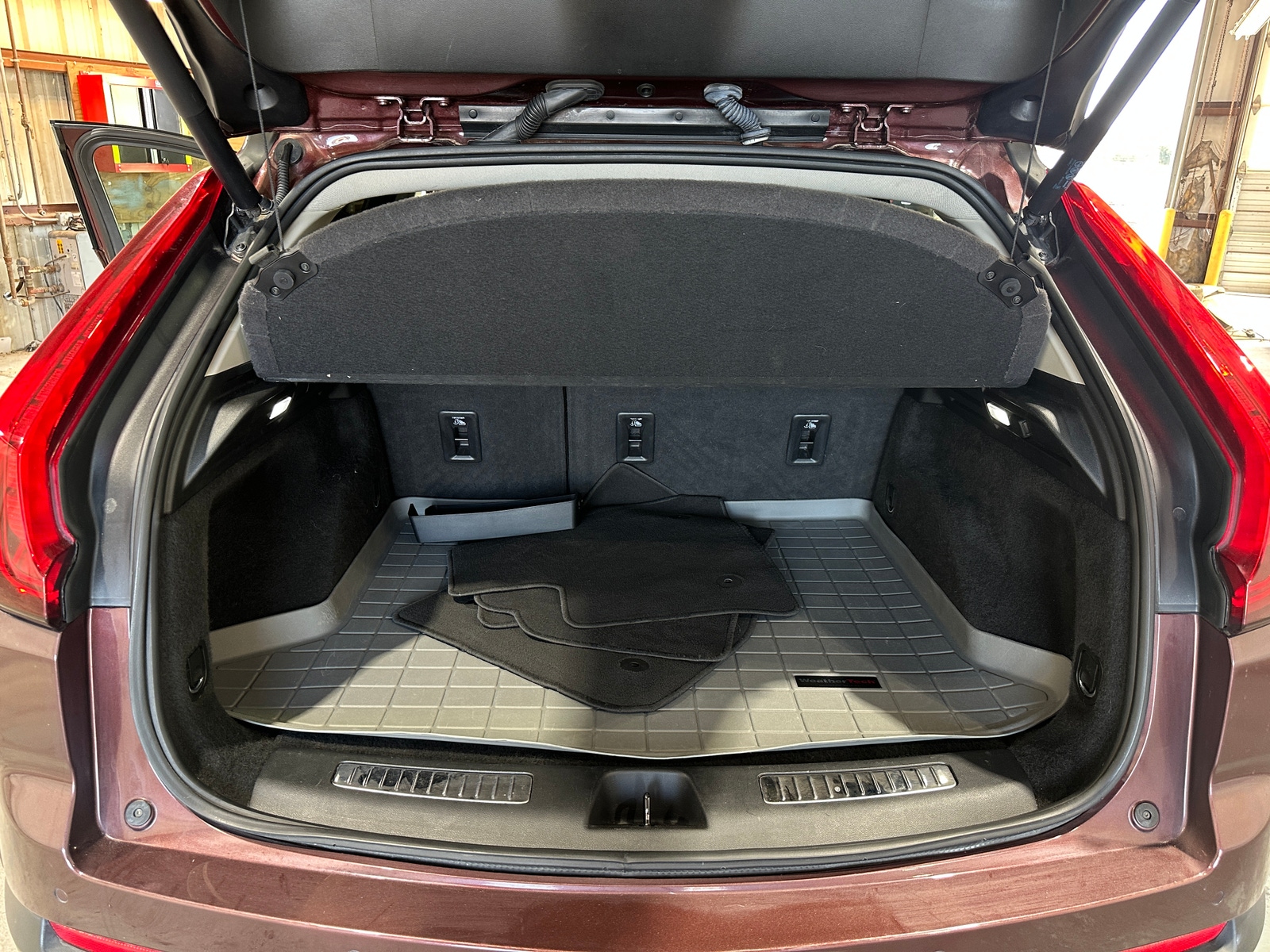 Thumbnail: 2022 Cadillac XT4 - 6