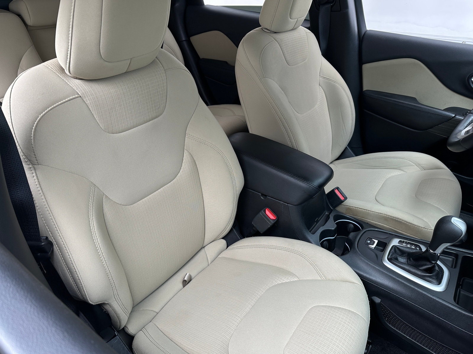 Thumbnail: 2016 Jeep Cherokee - 2