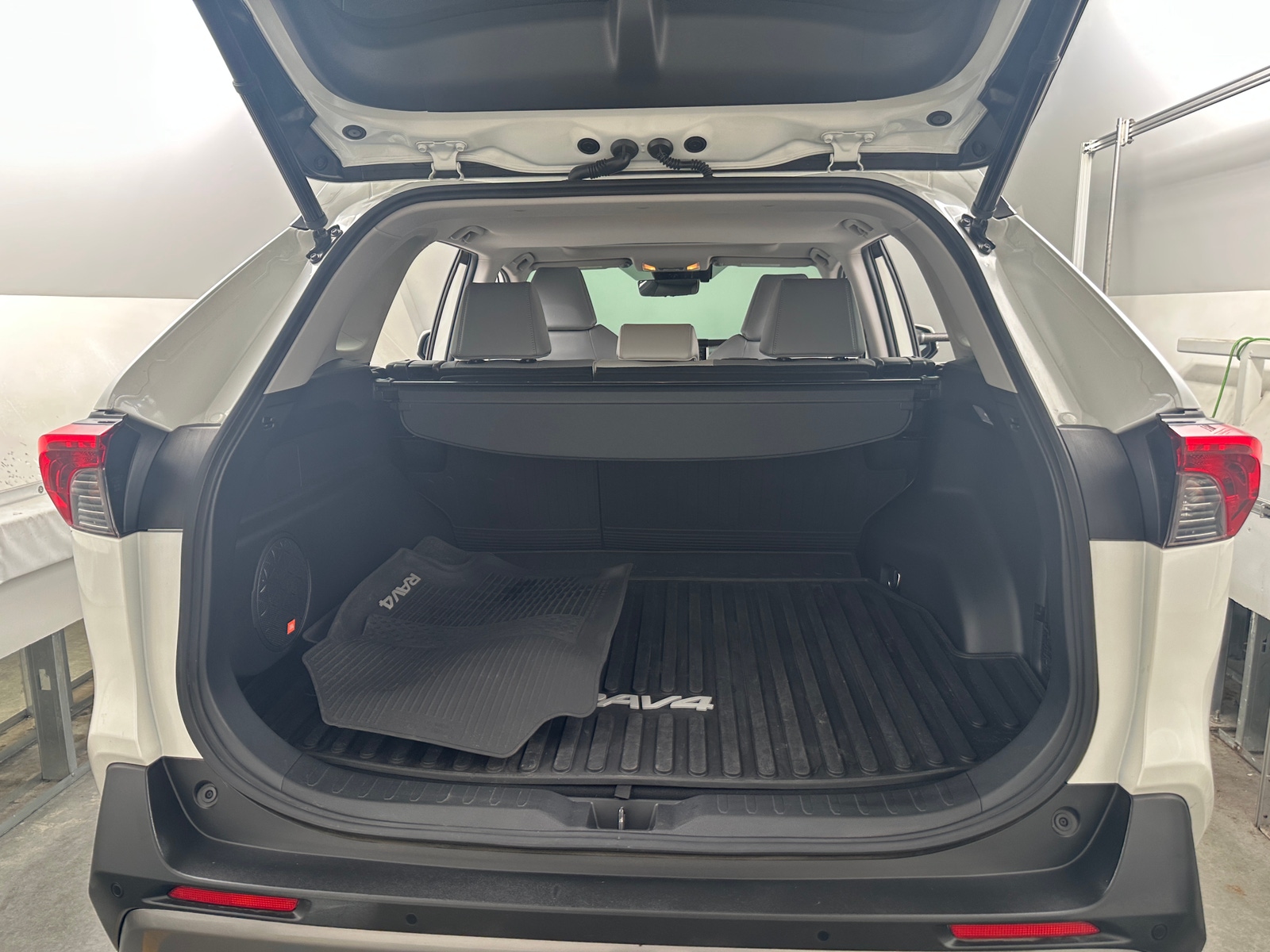 Thumbnail: 2020 Toyota RAV4 - 6