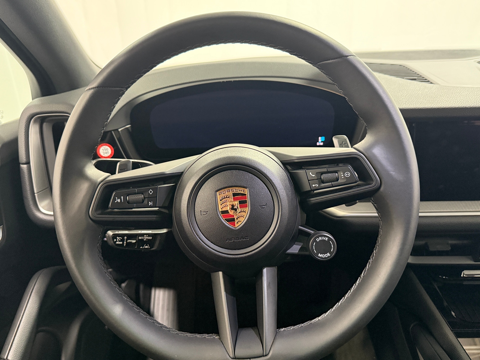 Thumbnail: 2024 Porsche Cayenne - 4