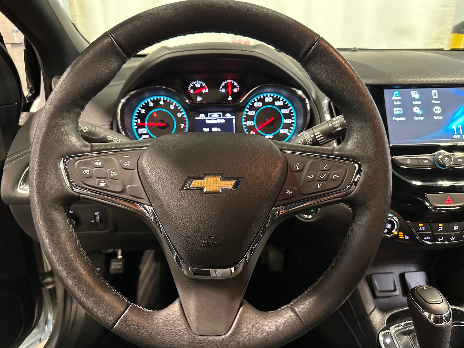 Thumbnail: 2017 Chevrolet Cruze - 4