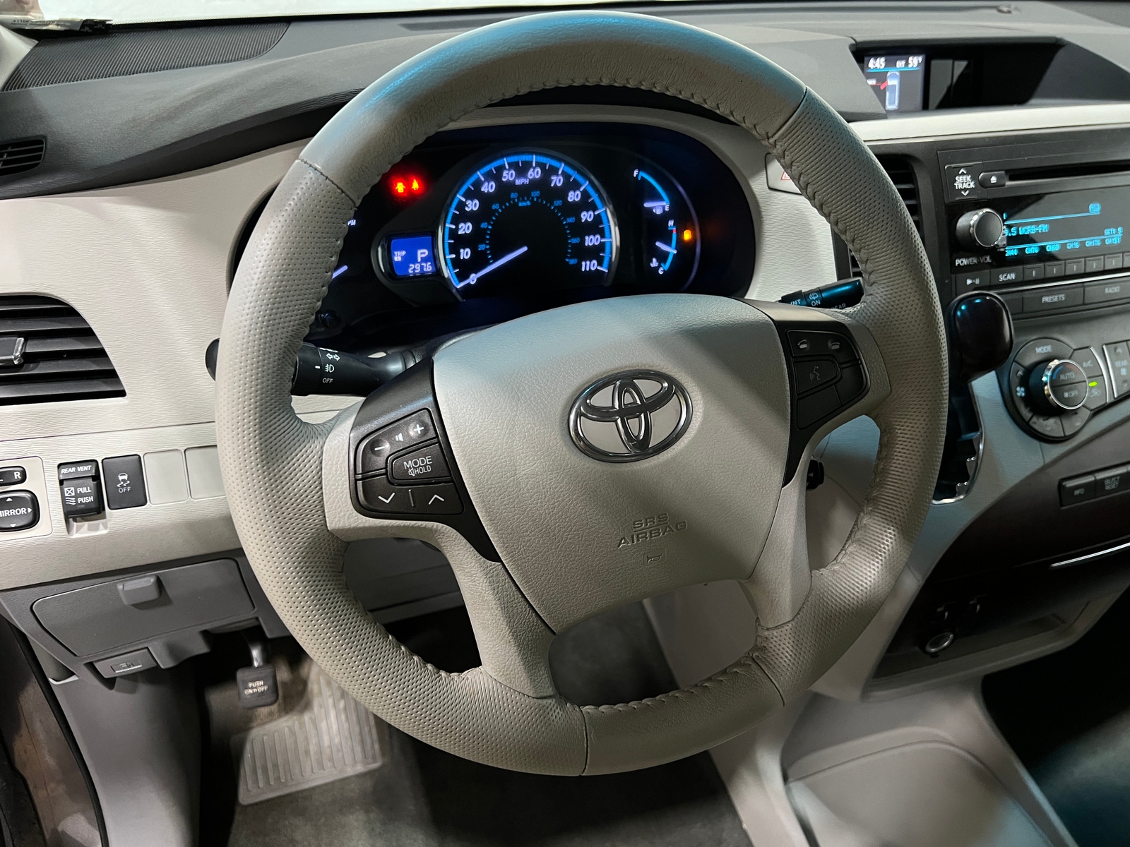 Thumbnail: 2013 Toyota Sienna - 4