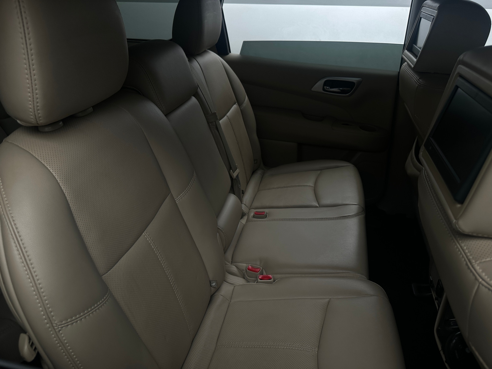 Thumbnail: 2016 Nissan Pathfinder - 5