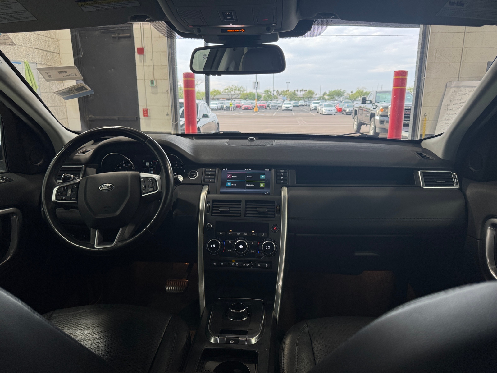 Thumbnail: 2019 Land Rover Discovery Sport - 2
