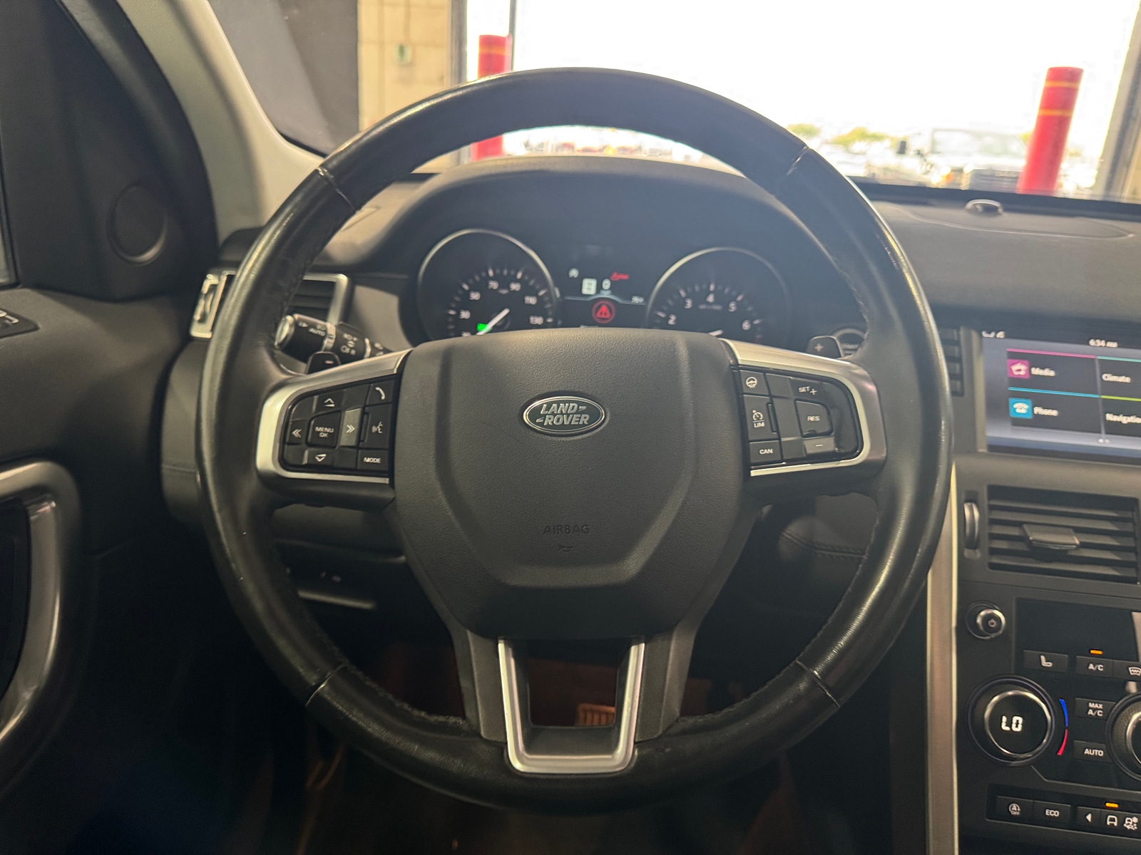 Thumbnail: 2019 Land Rover Discovery Sport - 4