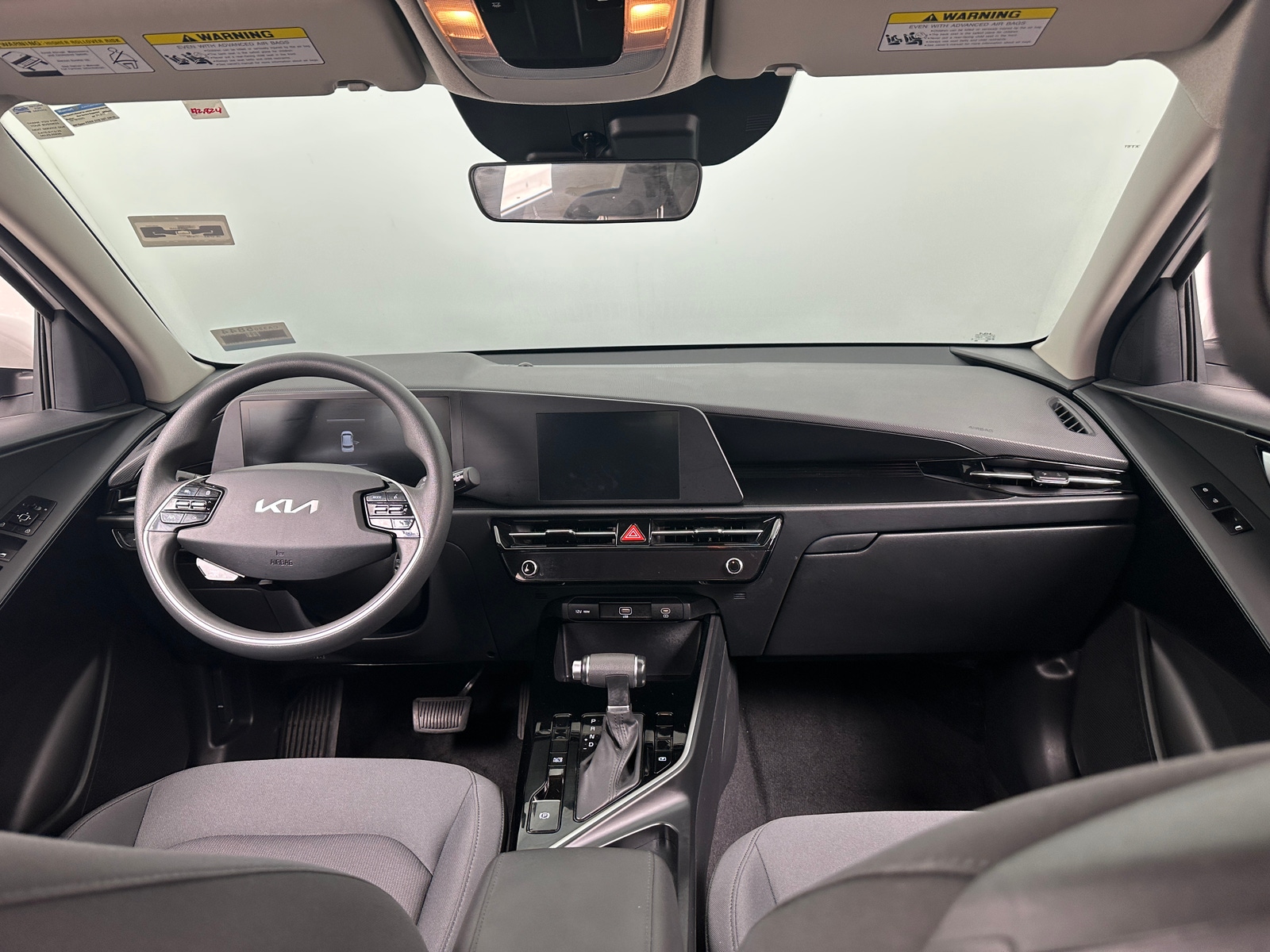 Thumbnail: 2023 Kia Niro - 3
