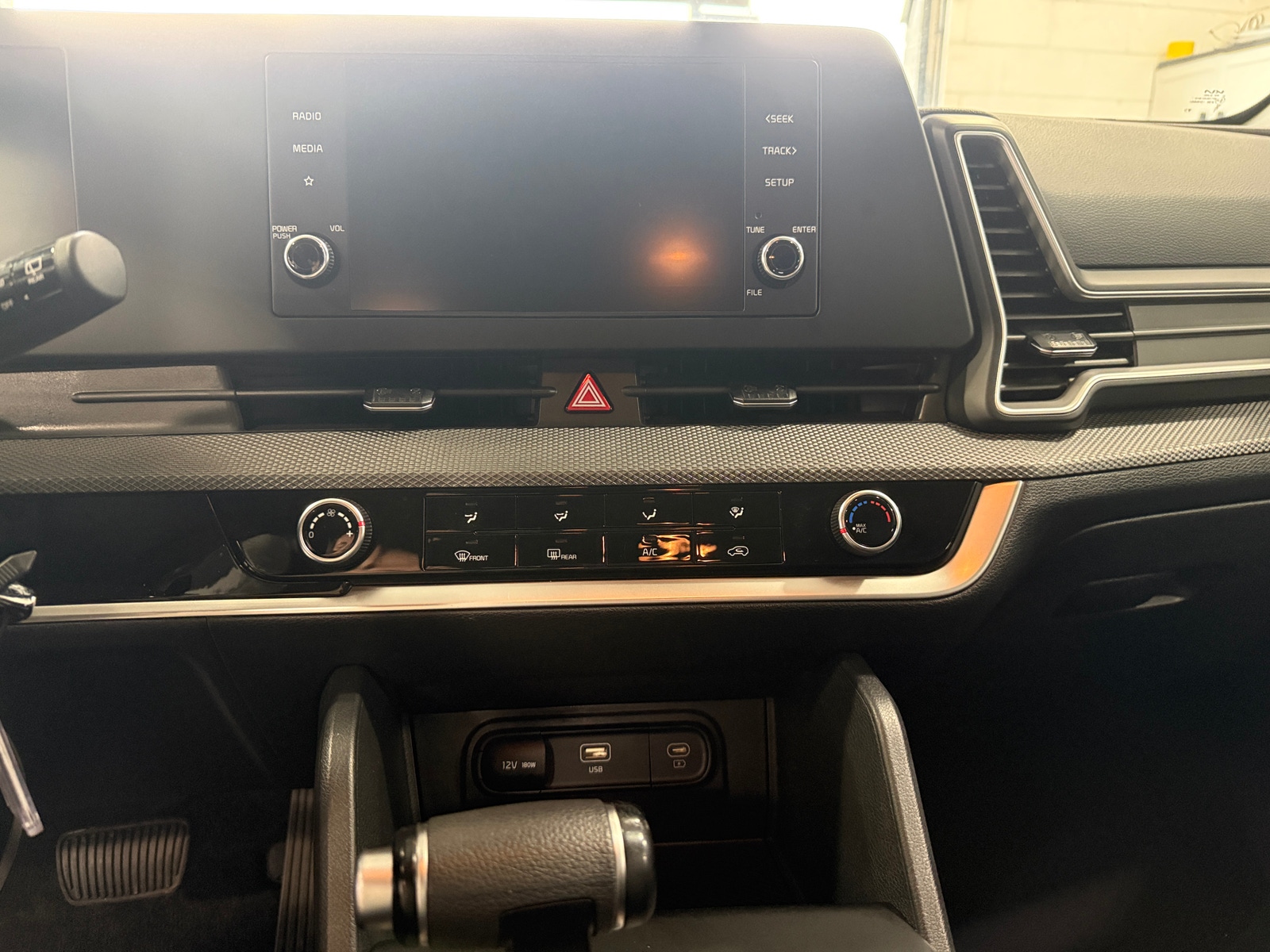 Thumbnail: 2024 Kia Sportage - 4