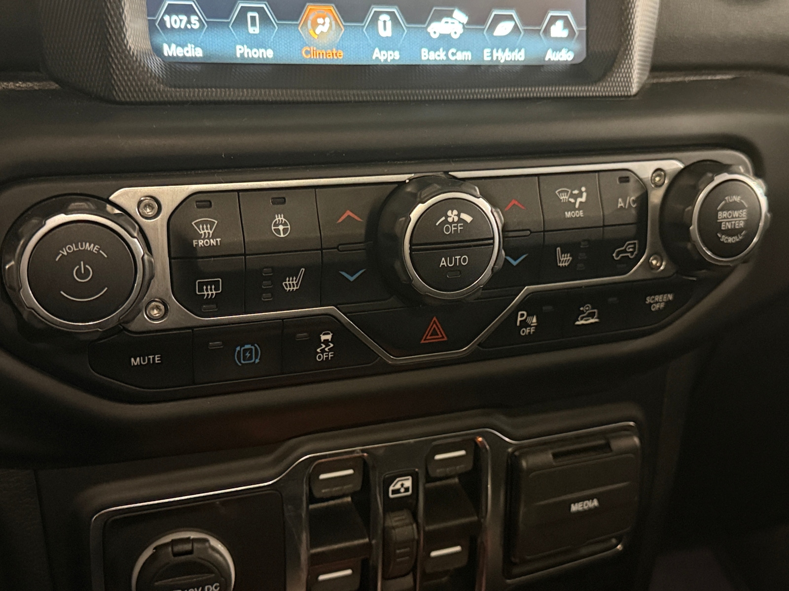 Thumbnail: 2021 Jeep Wrangler - 3