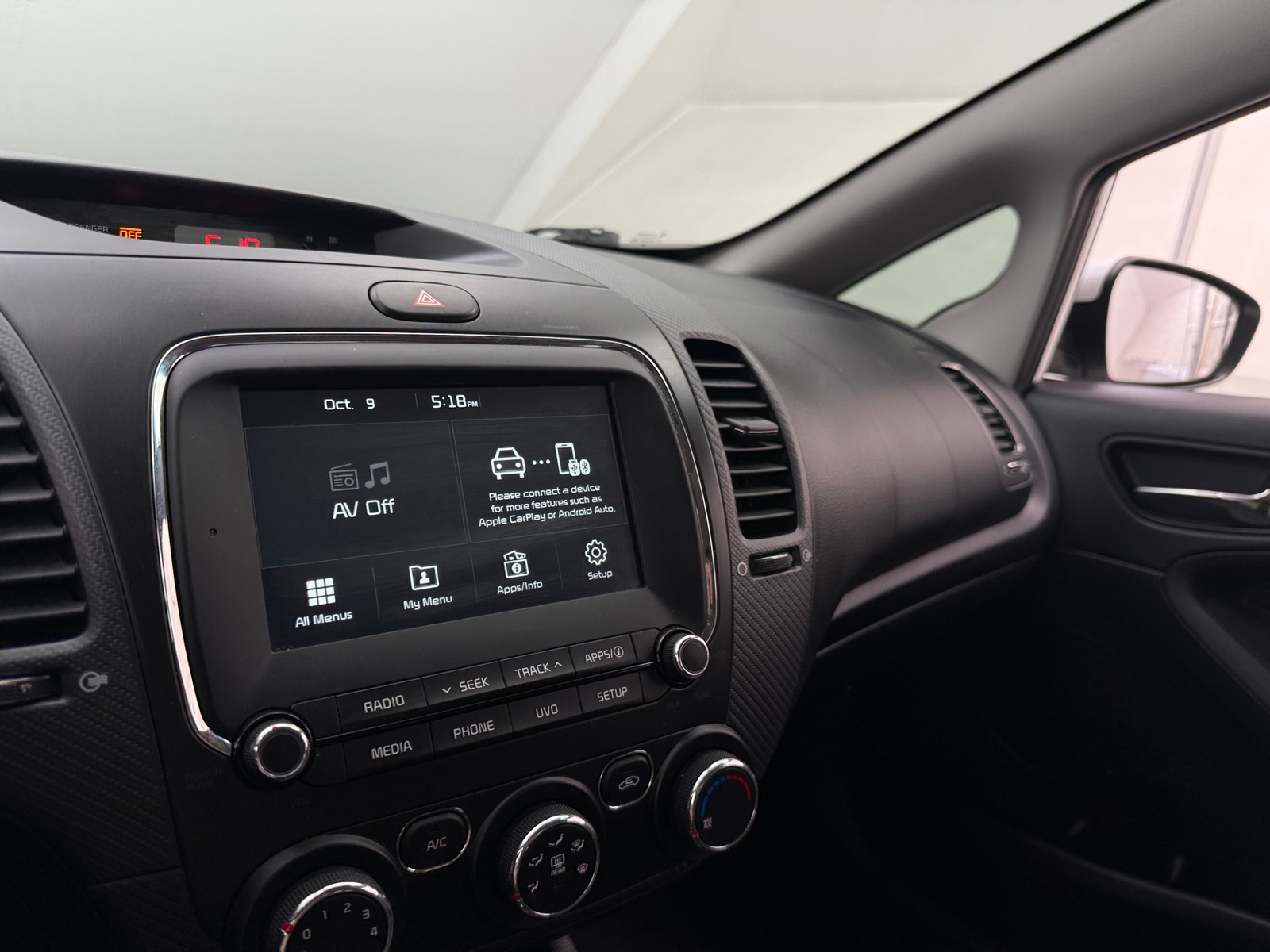 Thumbnail: 2017 Kia Forte - 3