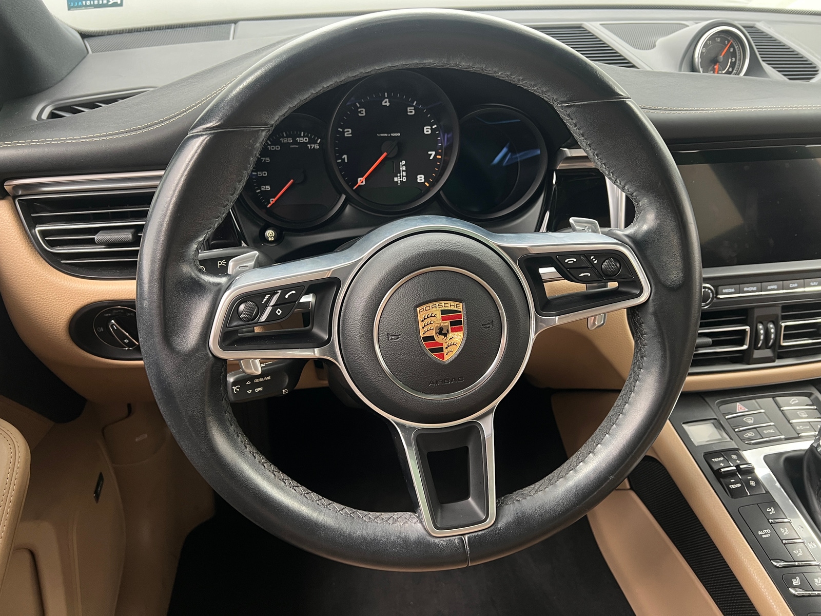 Thumbnail: 2019 Porsche Macan - 4
