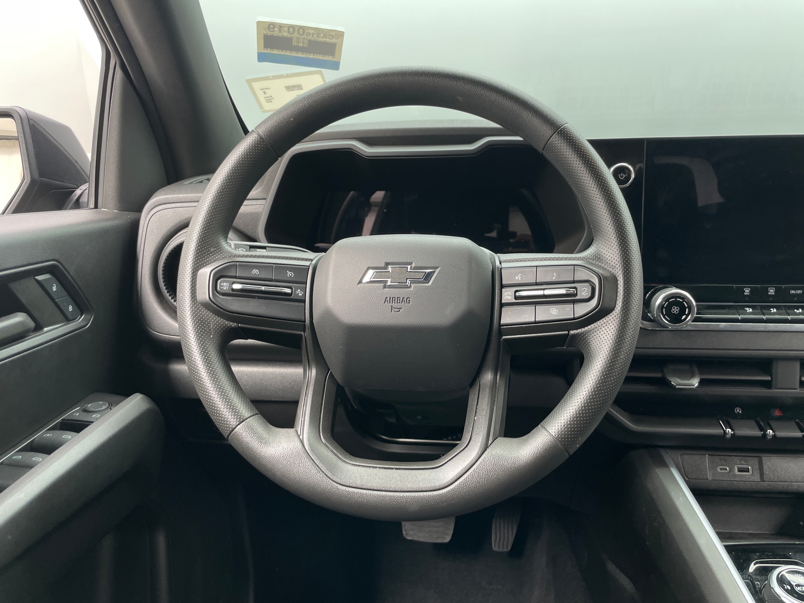 Thumbnail: 2024 Chevrolet Colorado - 5