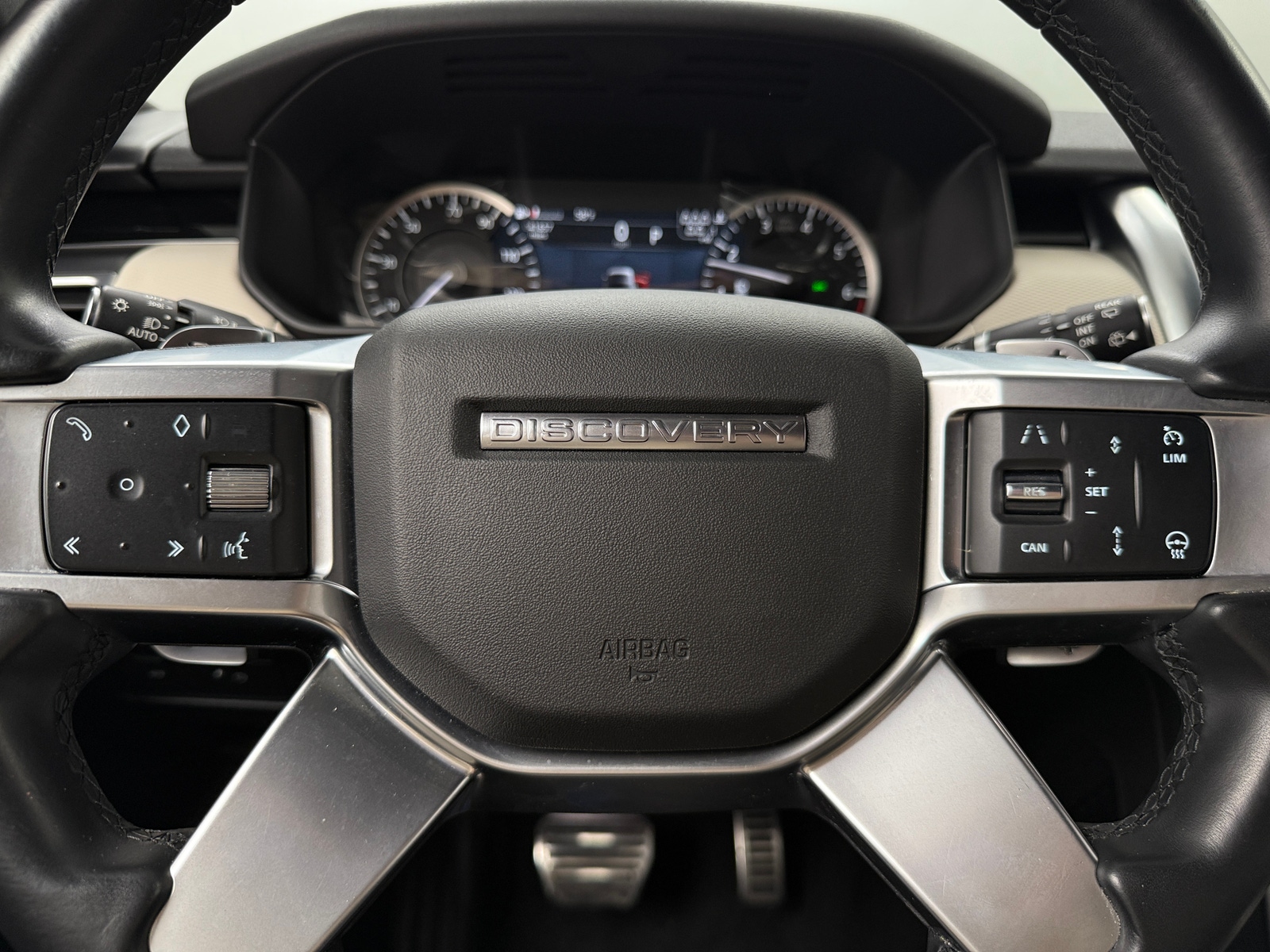 Thumbnail: 2023 Land Rover Discovery - 5