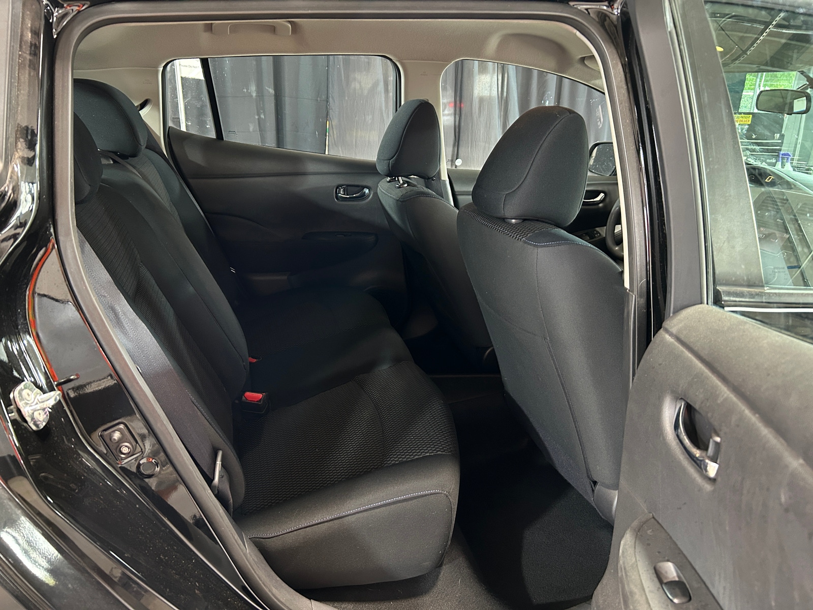 Thumbnail: 2016 Nissan Leaf - 6