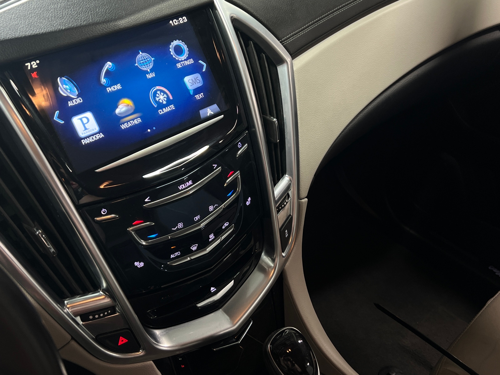 Thumbnail: 2015 Cadillac SRX - 3