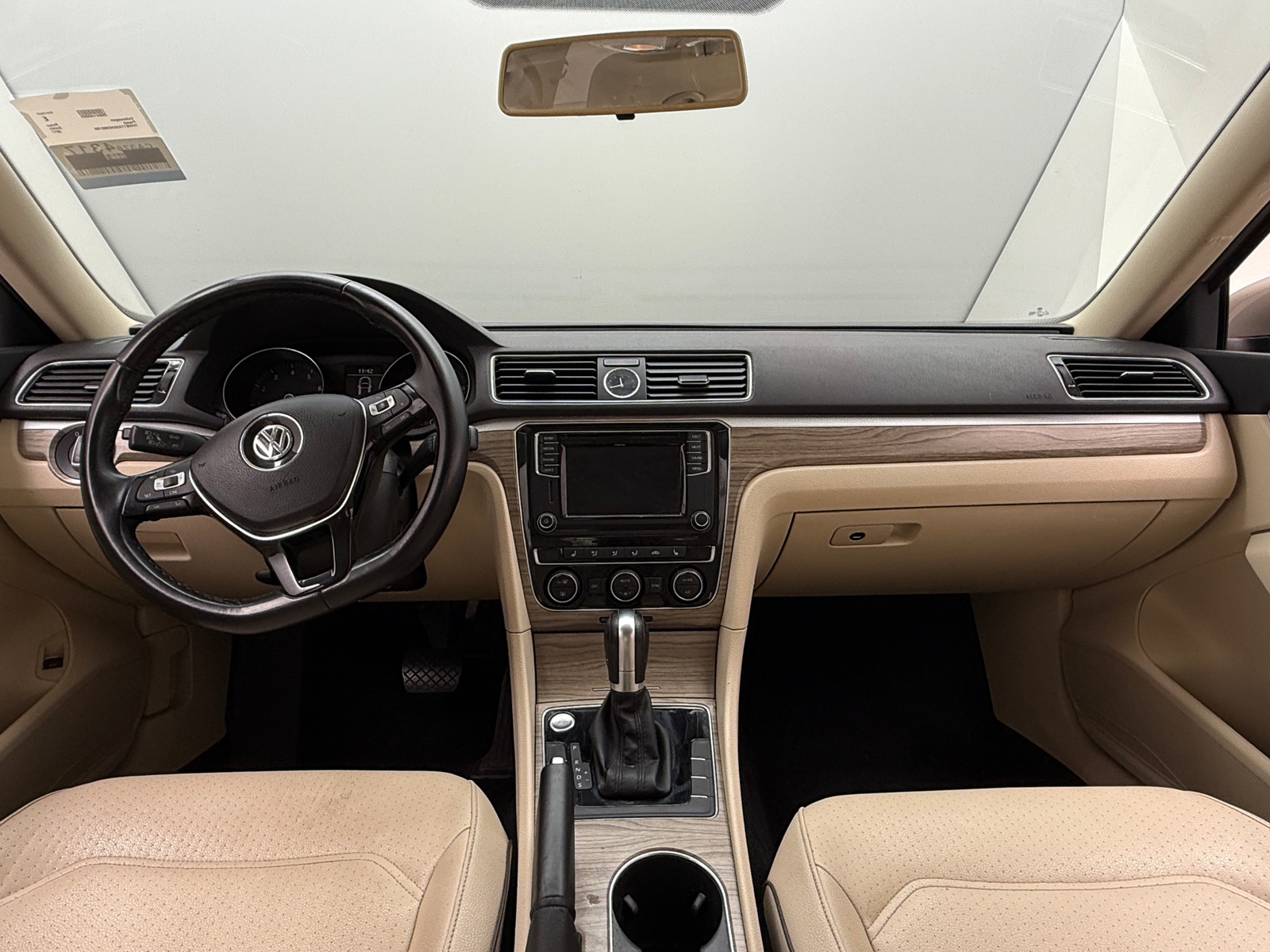 Thumbnail: 2017 Volkswagen Passat - 2