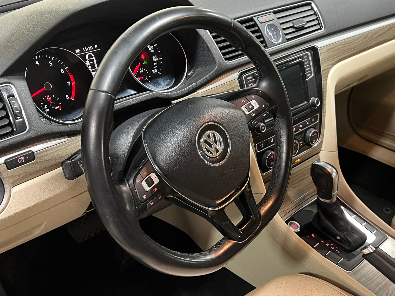 Thumbnail: 2017 Volkswagen Passat - 4