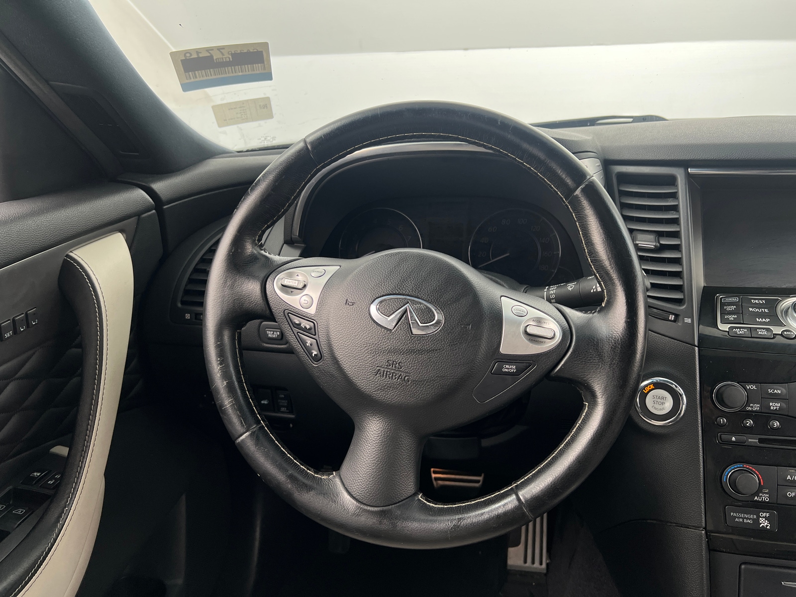 Thumbnail: 2017 INFINITI QX70 - 4