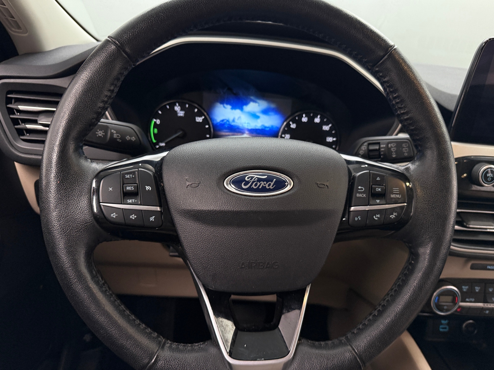 Thumbnail: 2021 Ford Escape - 4