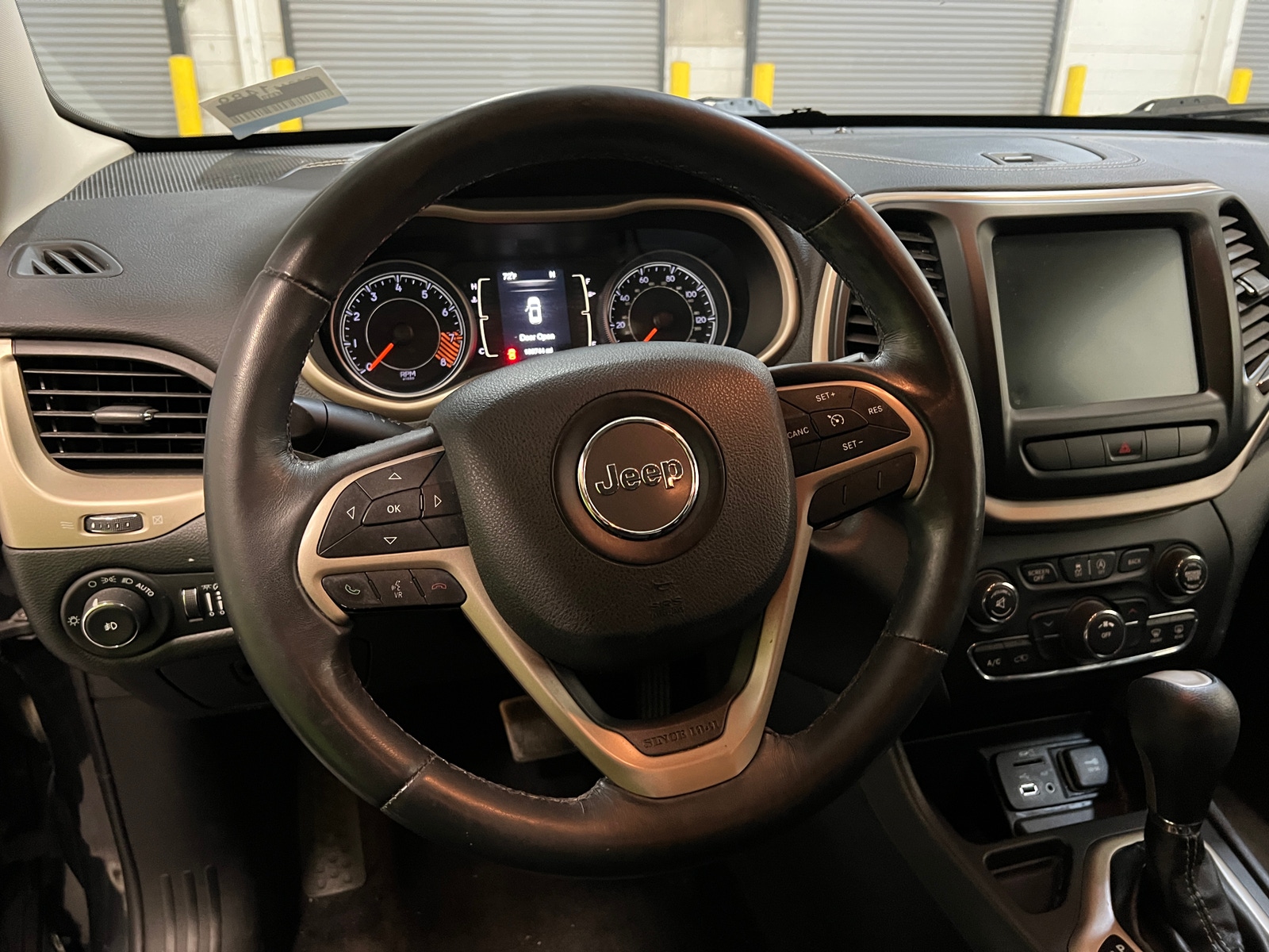 Thumbnail: 2015 Jeep Cherokee - 5