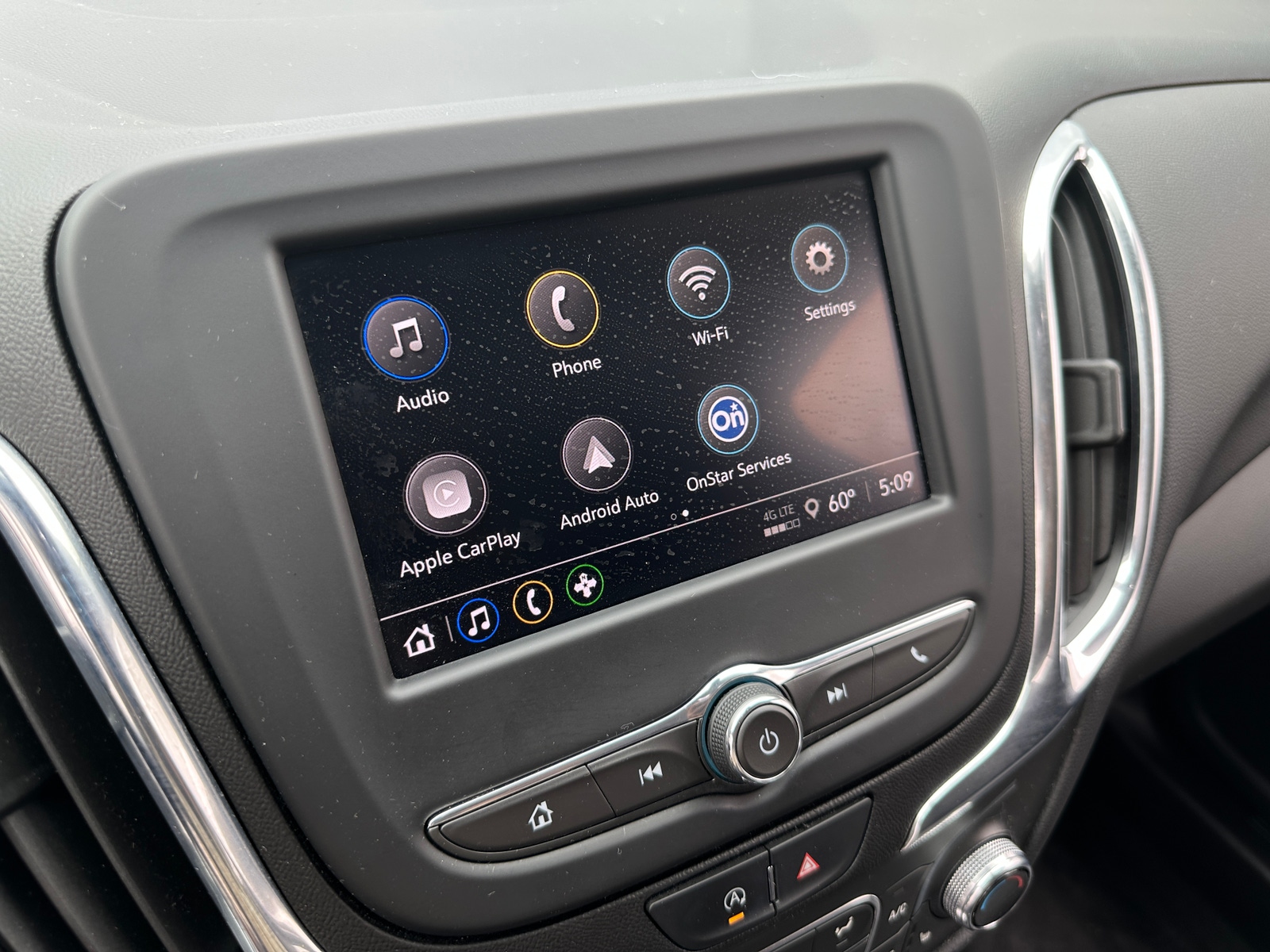 Thumbnail: 2022 Chevrolet Equinox - 4
