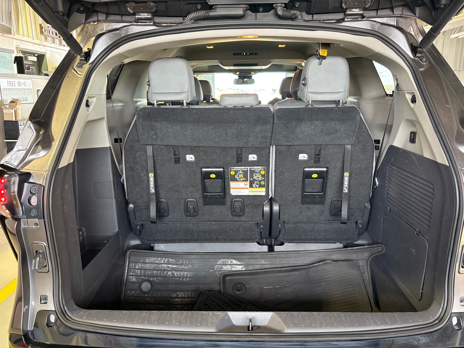 Thumbnail: 2022 Toyota Sienna - 6