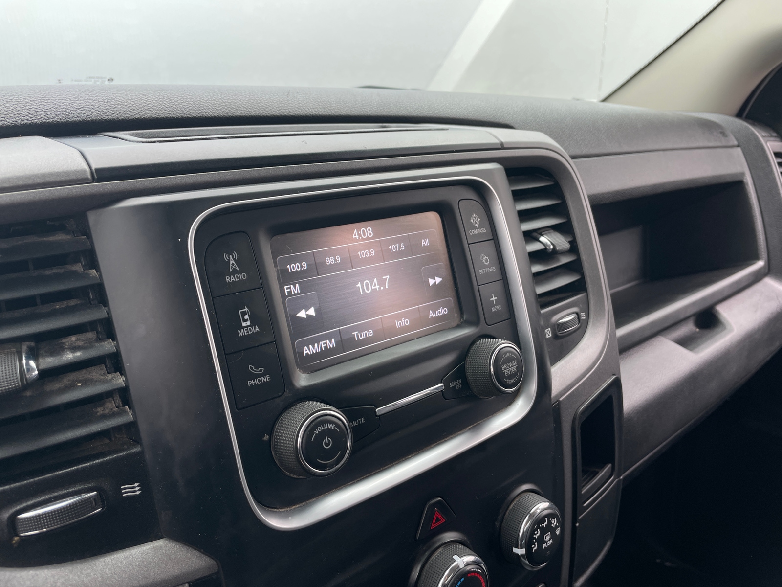 Thumbnail: 2022 RAM 1500 Classic - 4