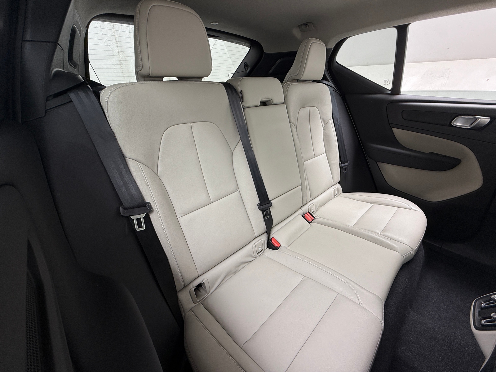 Thumbnail: 2021 Volvo XC40 - 5