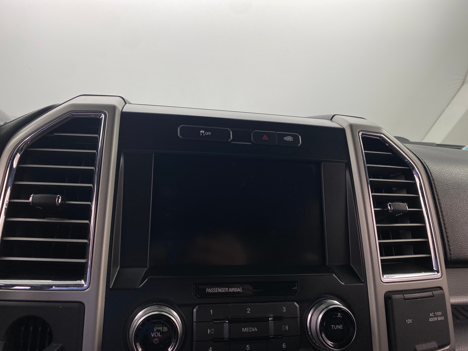 Thumbnail: 2015 Ford Econoline - 3