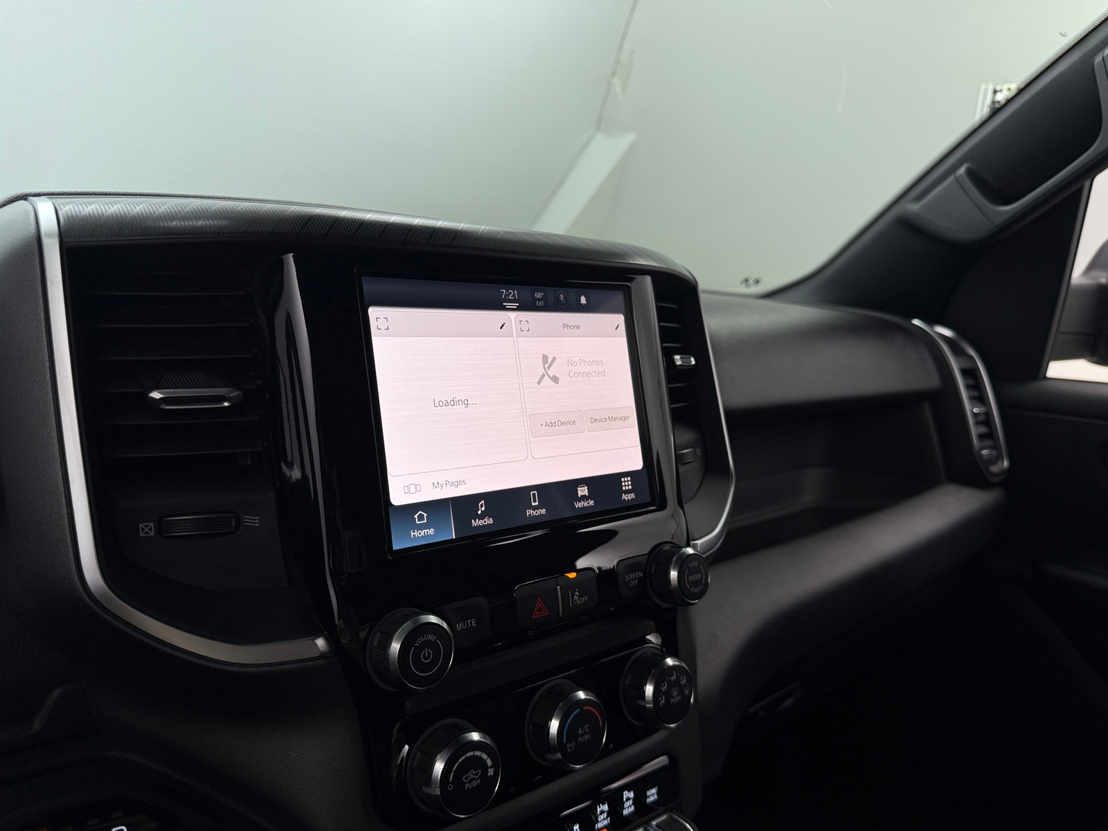 Thumbnail: 2025 RAM 1500 - 4