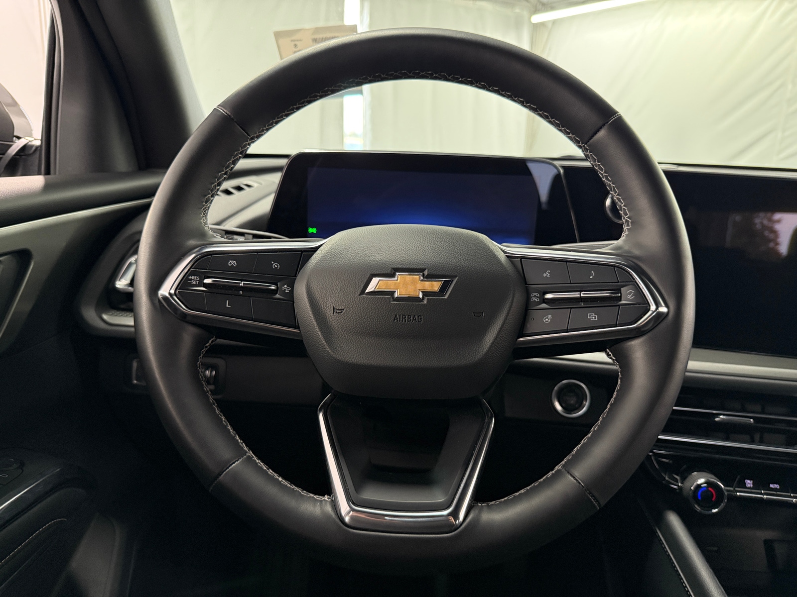 Thumbnail: 2024 Chevrolet Traverse - 5