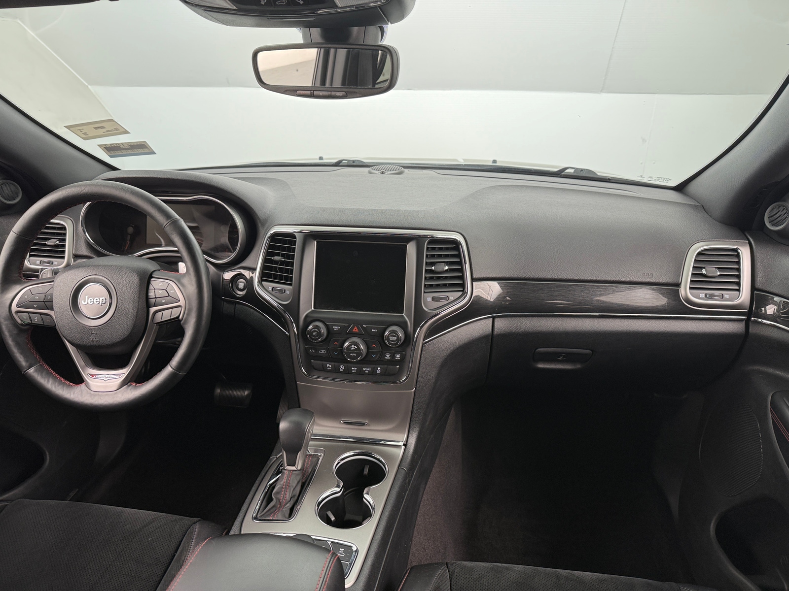 Thumbnail: 2017 Jeep Grand Cherokee - 3