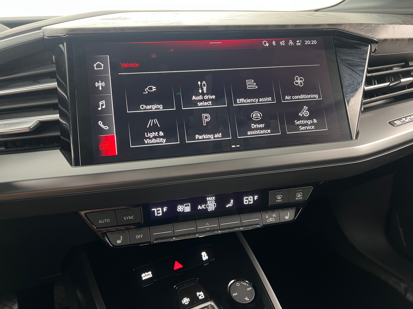 Thumbnail: 2024 Audi Q4 e-tron - 3