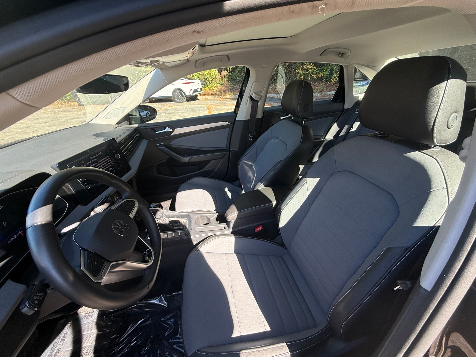 Thumbnail: 2025 Volkswagen Jetta - 2