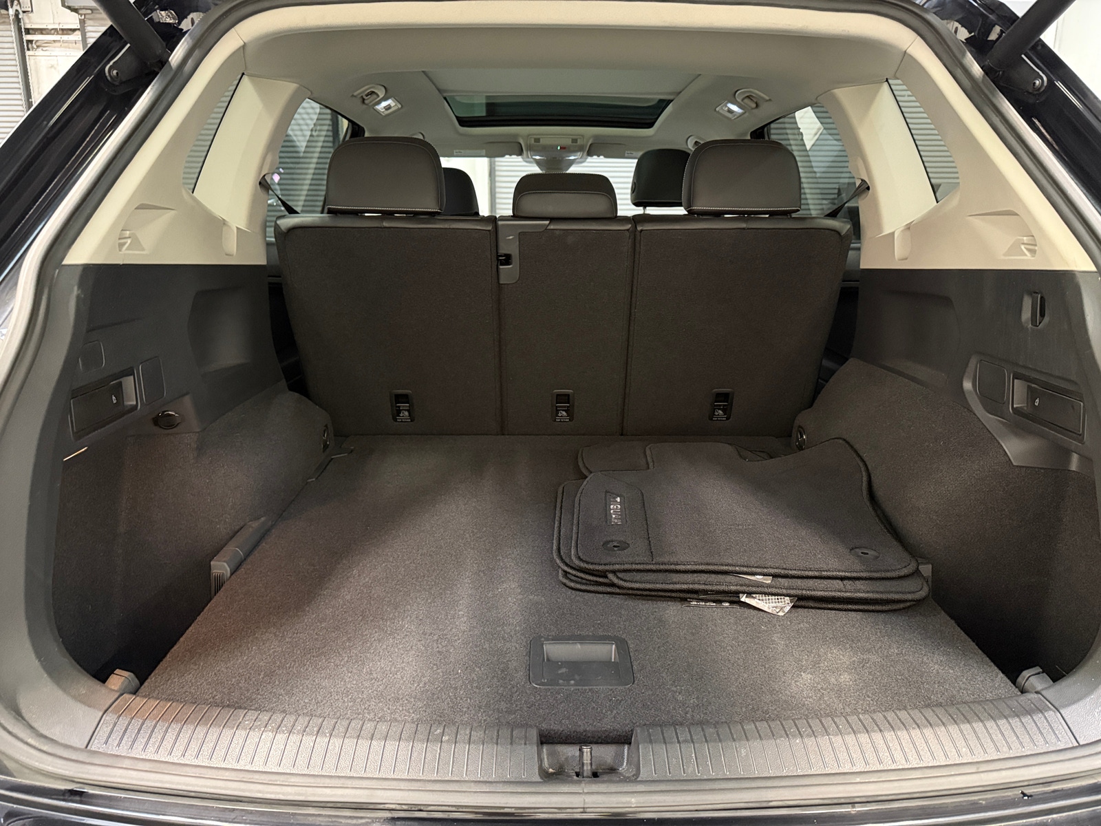 Thumbnail: 2021 Volkswagen Tiguan - 6