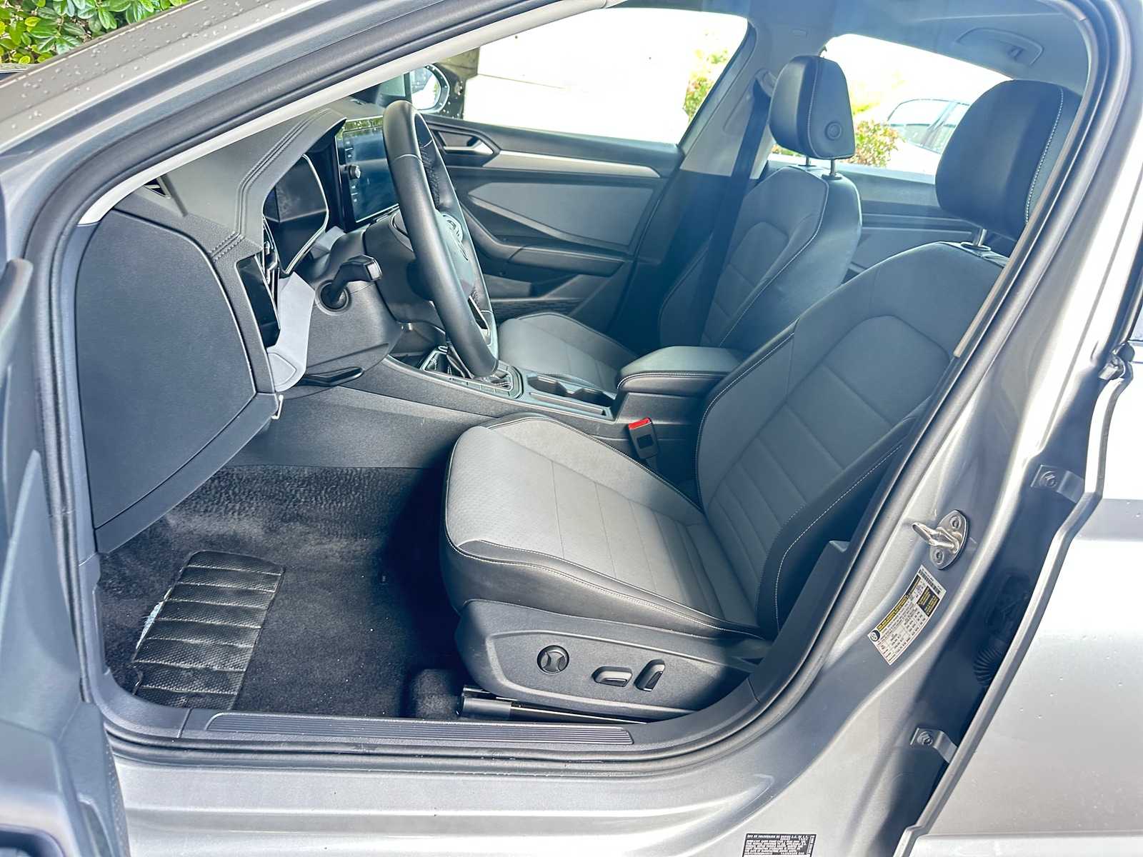 Thumbnail: 2025 Volkswagen Jetta - 2