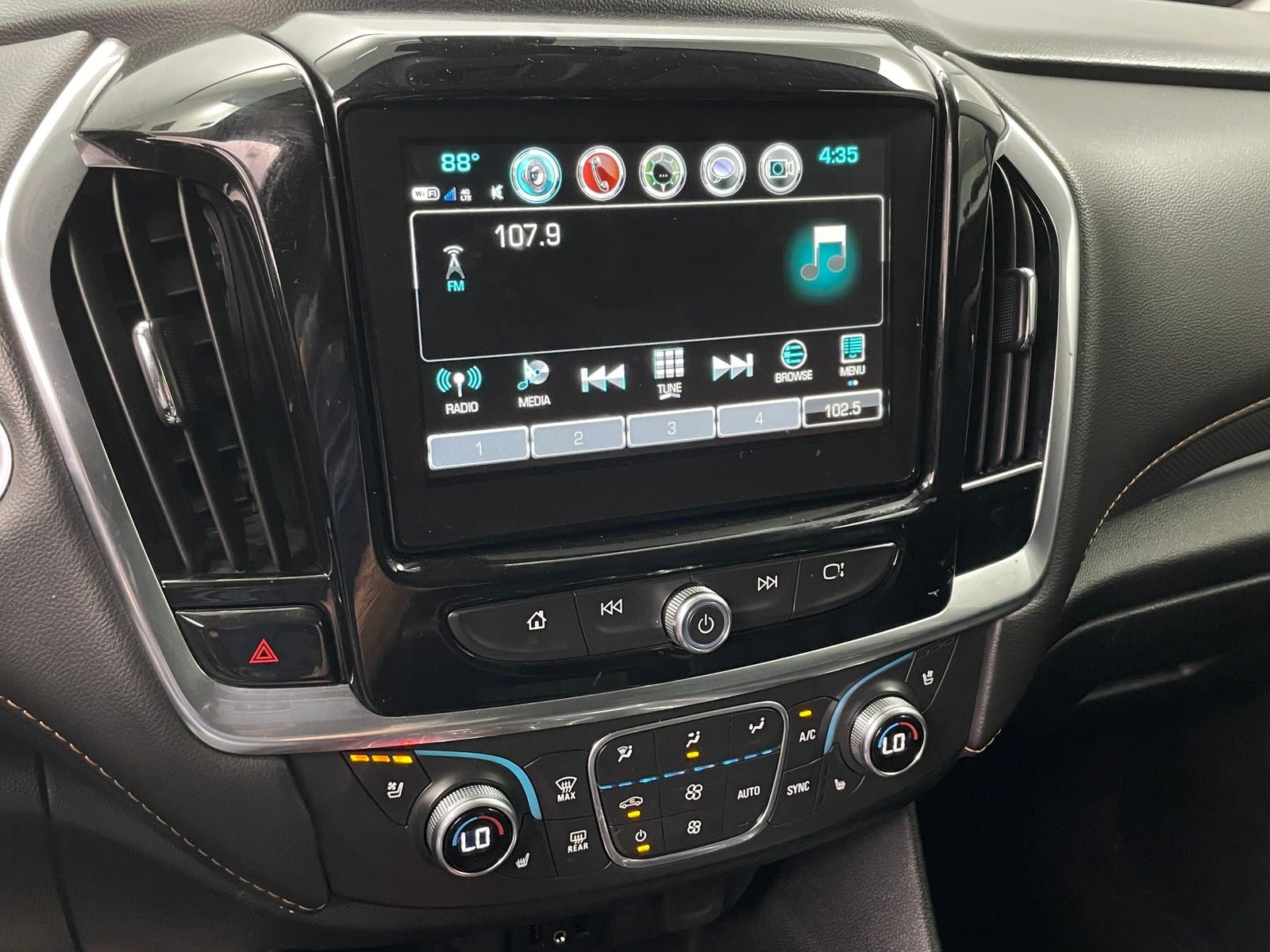 Thumbnail: 2019 Chevrolet Traverse - 3