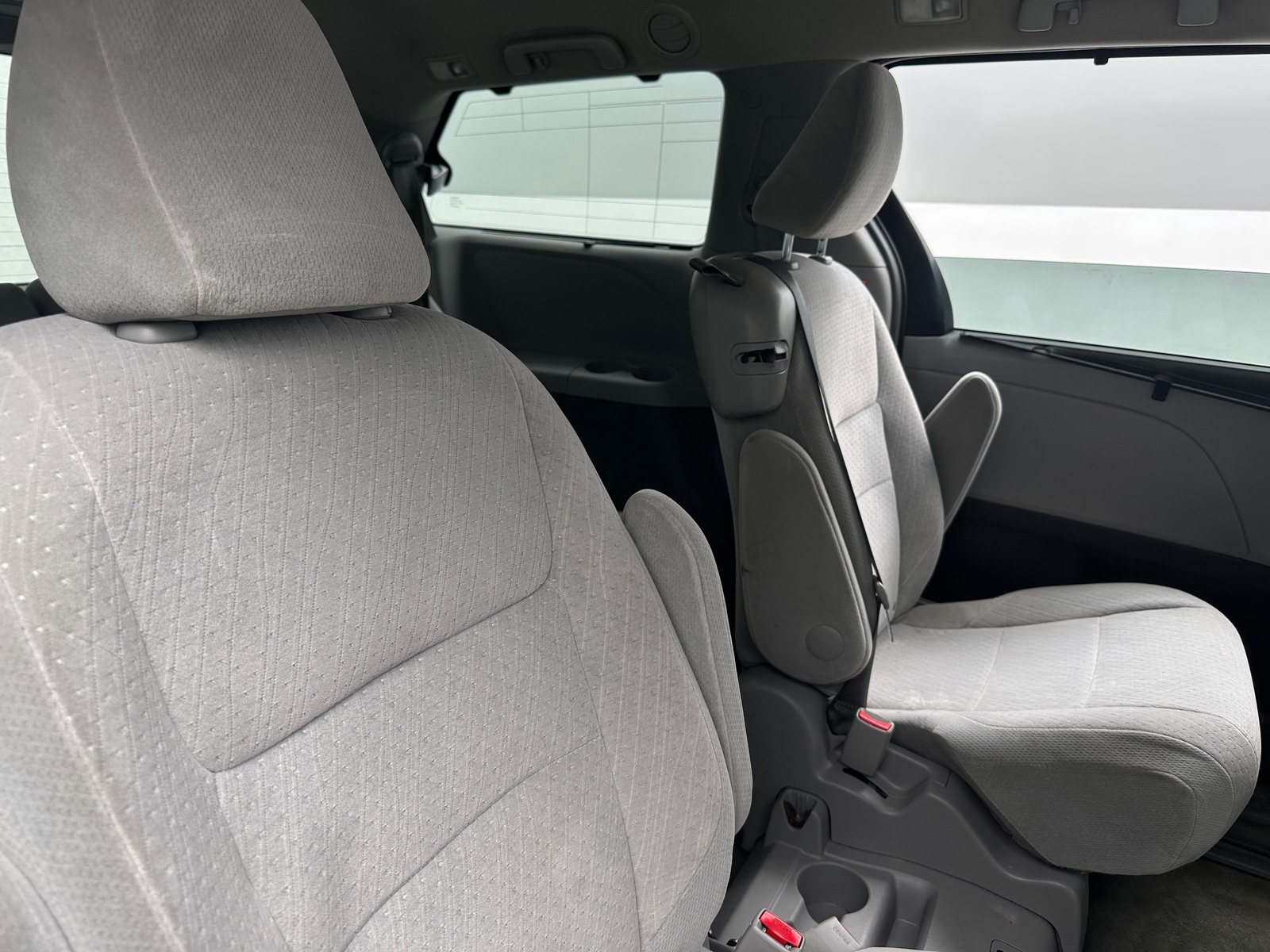 Thumbnail: 2015 Toyota Sienna - 6
