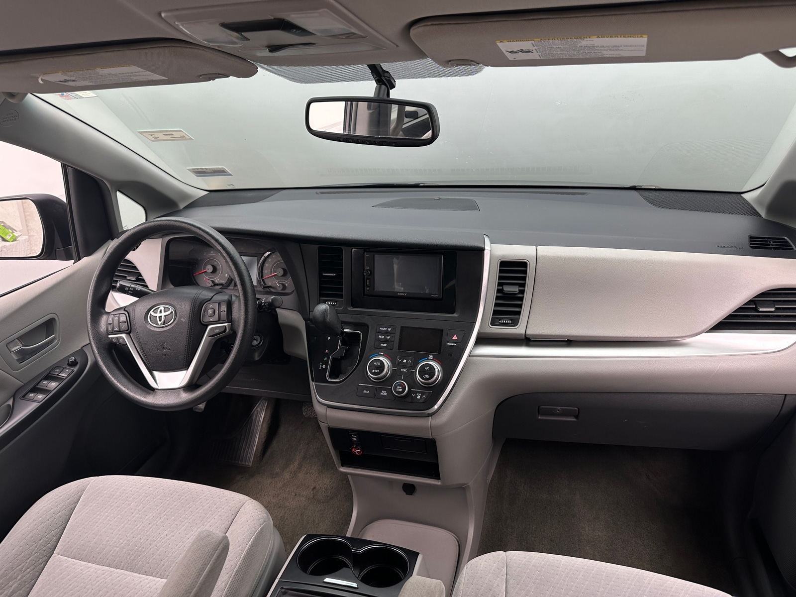Thumbnail: 2015 Toyota Sienna - 3